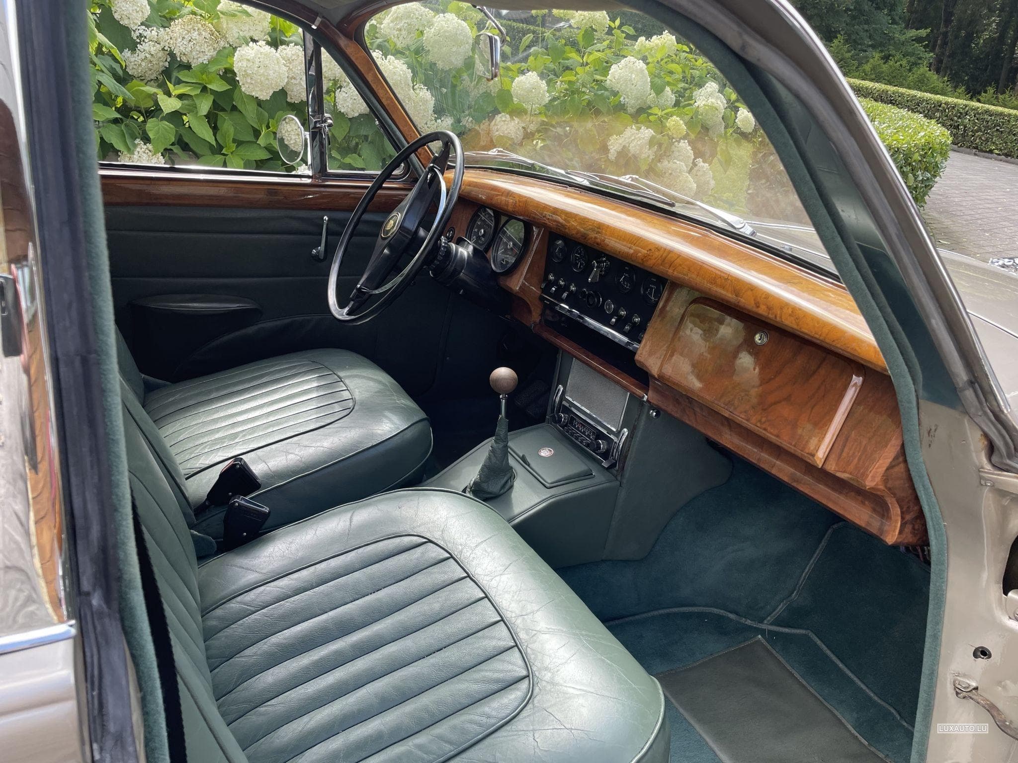 Jaguar MK II 3.4 (1968) - Photo 6