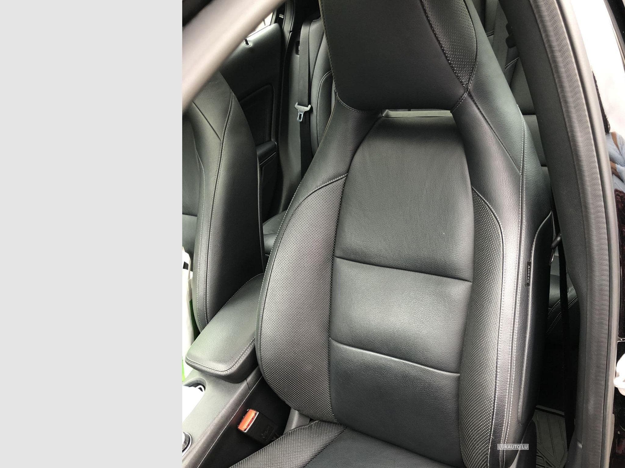 Mercedes GLA 200 200 7G-DCT (2015) - Photo 3