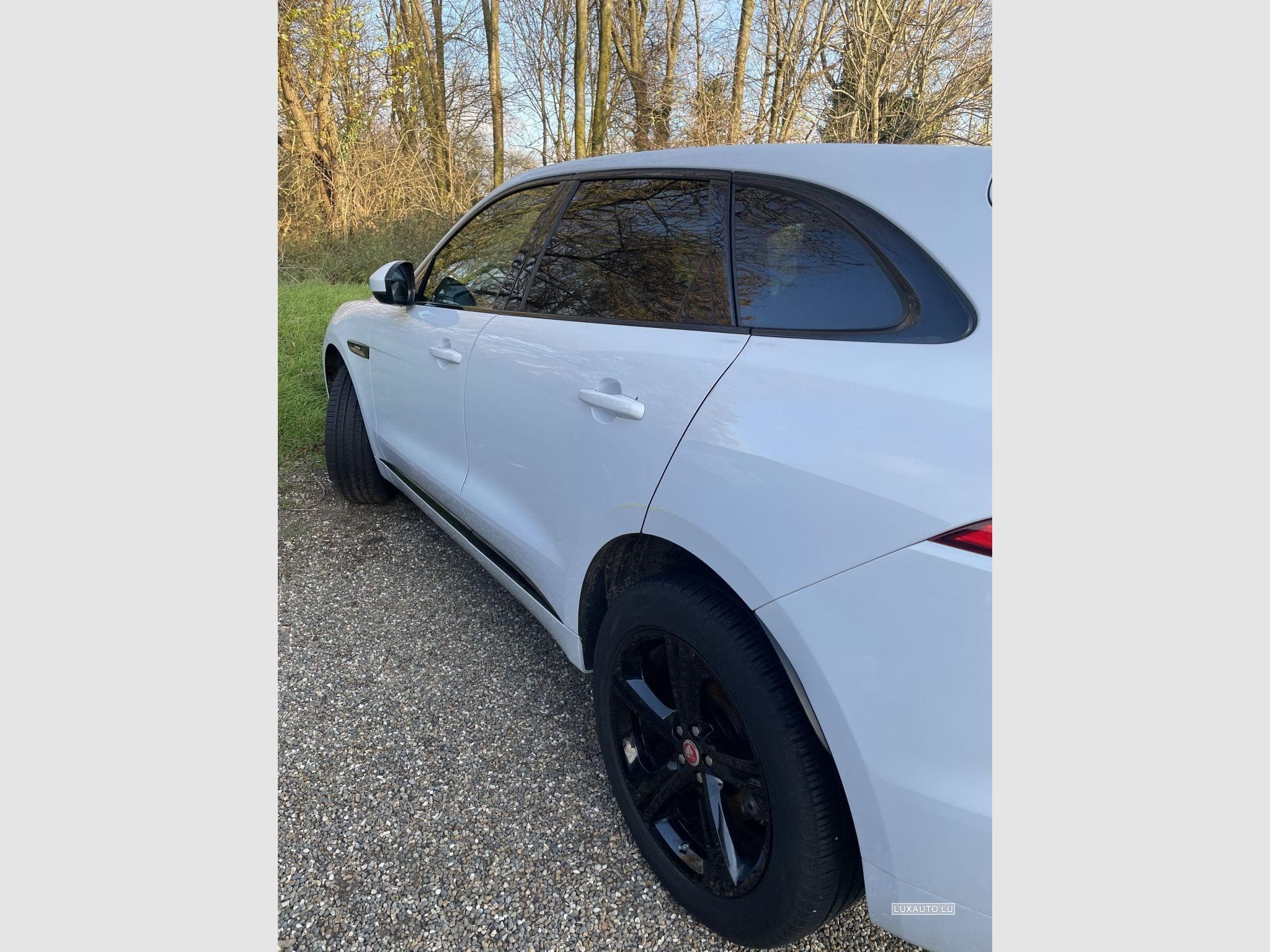 Jaguar F-Pace 20d 180 R-Sport AWD Auto. (2020) - Photo 3