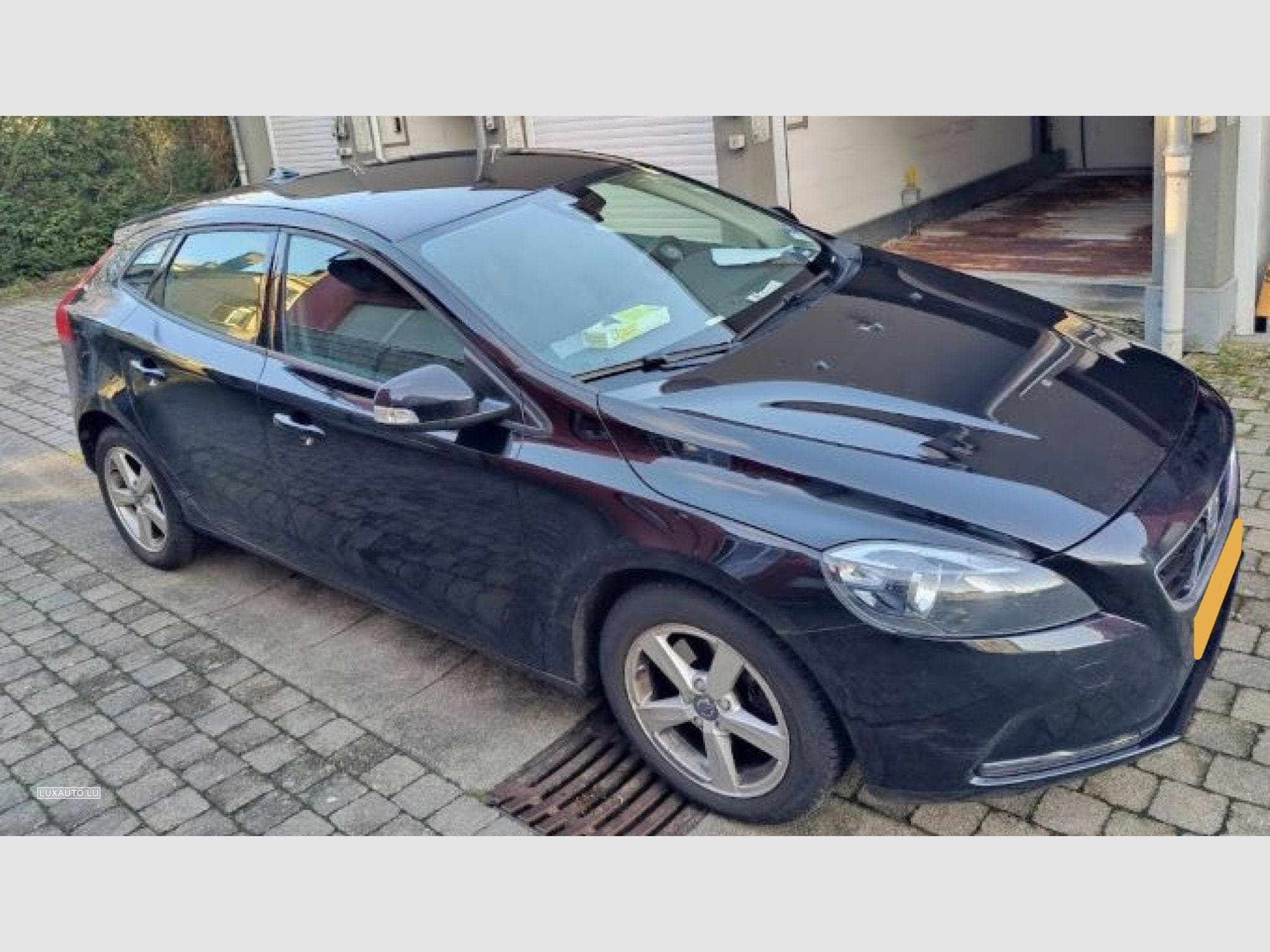 Volvo V40 2.0 D2 120 (2015) - Photo 1