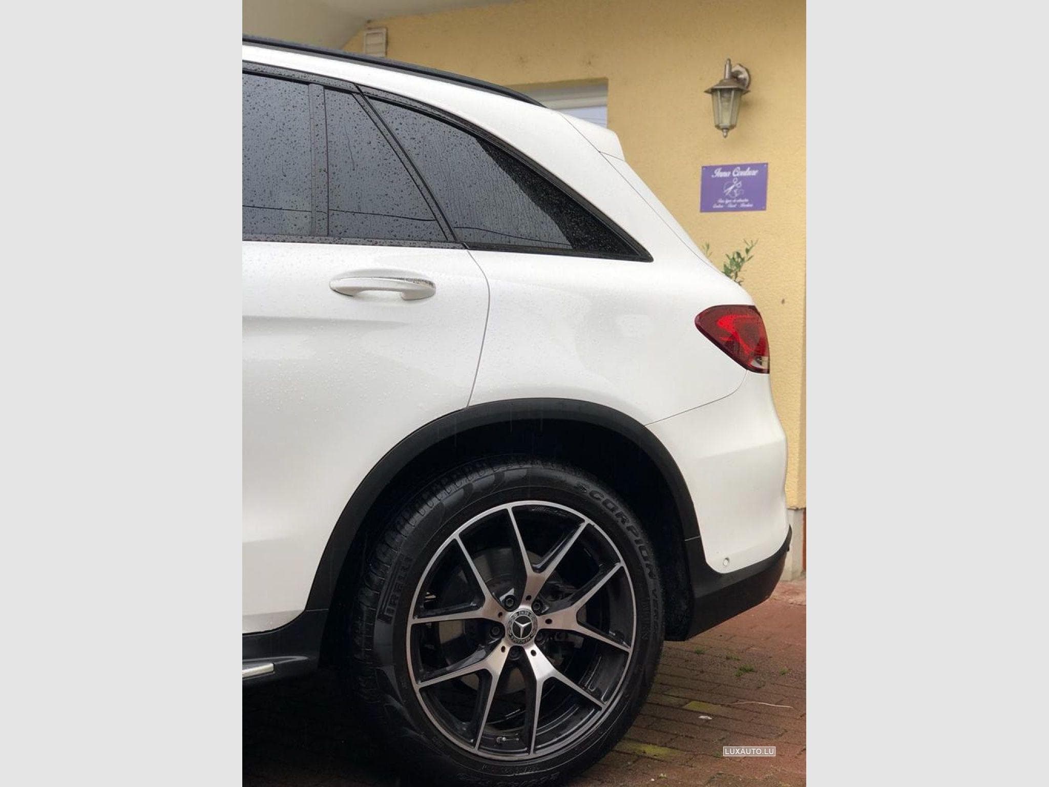 Mercedes GLC 300 300e AMG Line 4Matic 9G-Tronic (2020) - Photo 8
