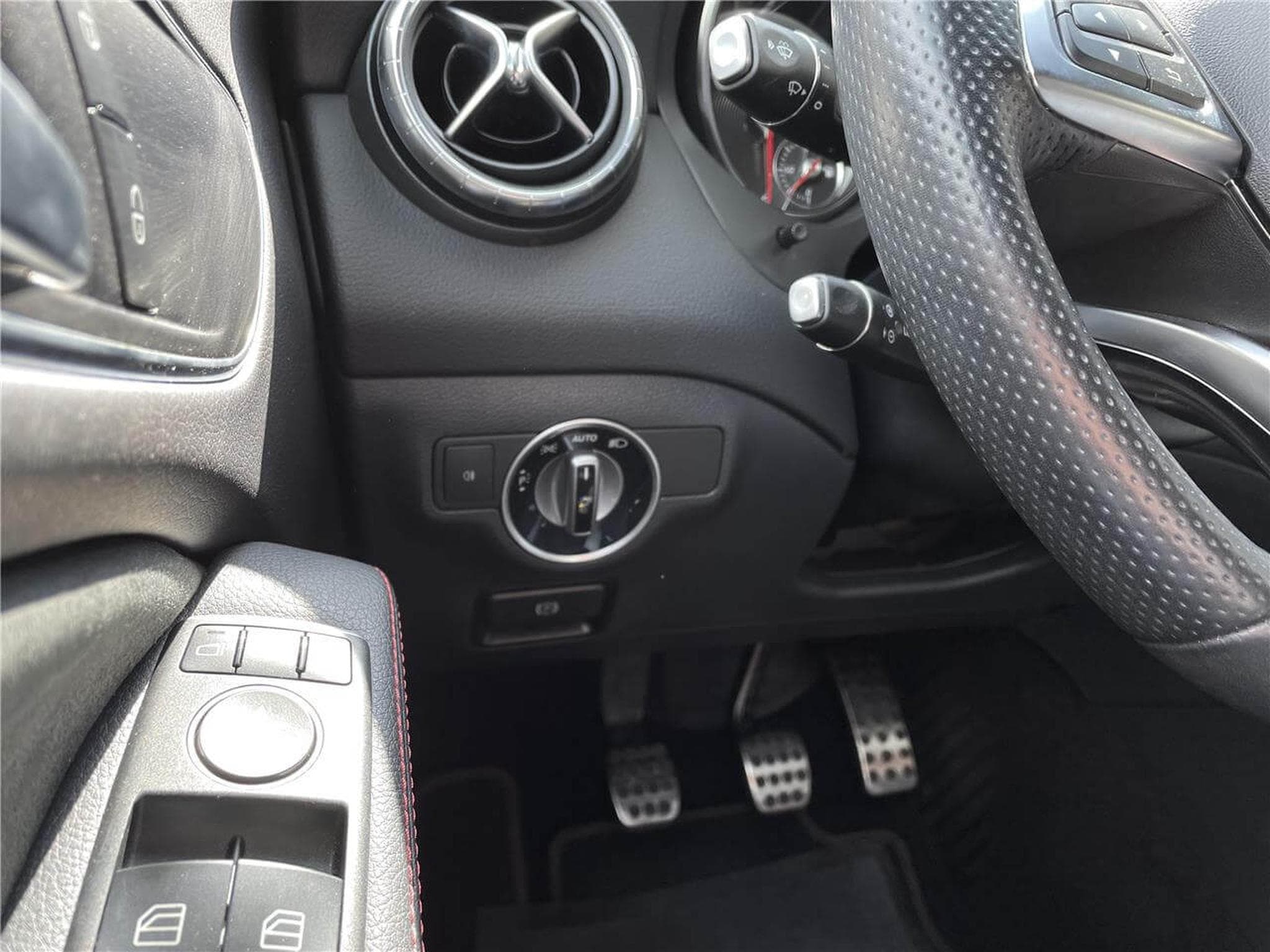Mercedes CLA 180 110 CV AMG GPS CLA (2018) - Photo 6