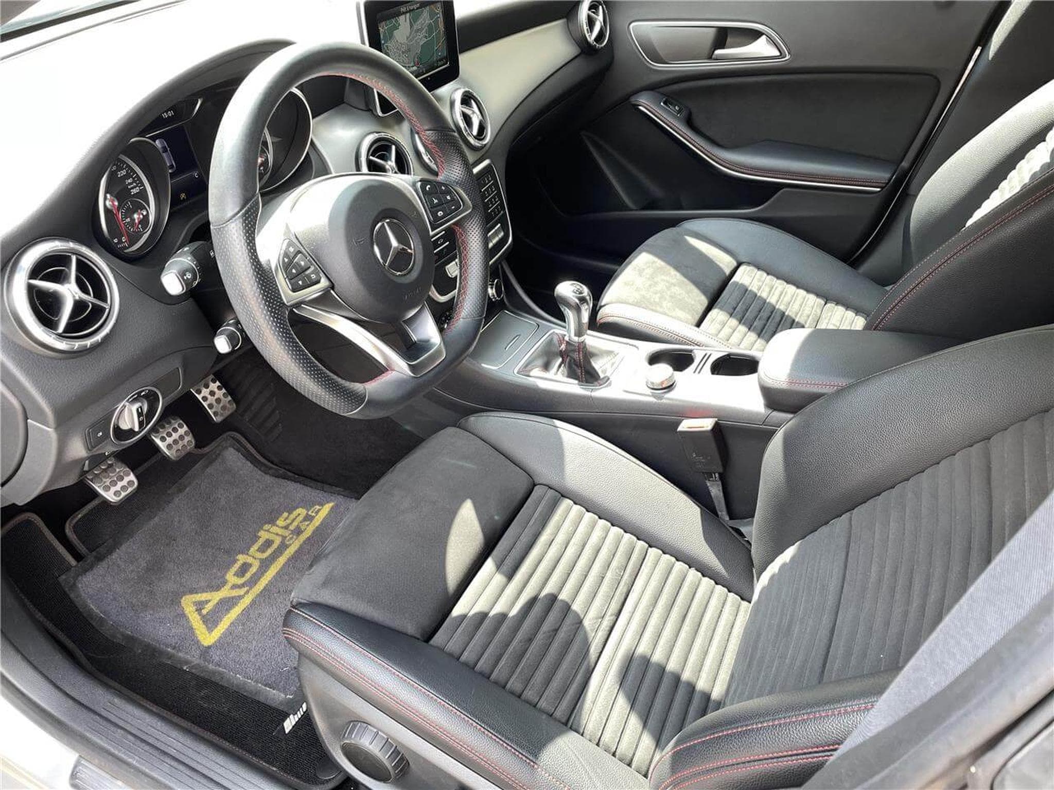 Mercedes CLA 180 110 CV AMG GPS CLA (2018) - Photo 9