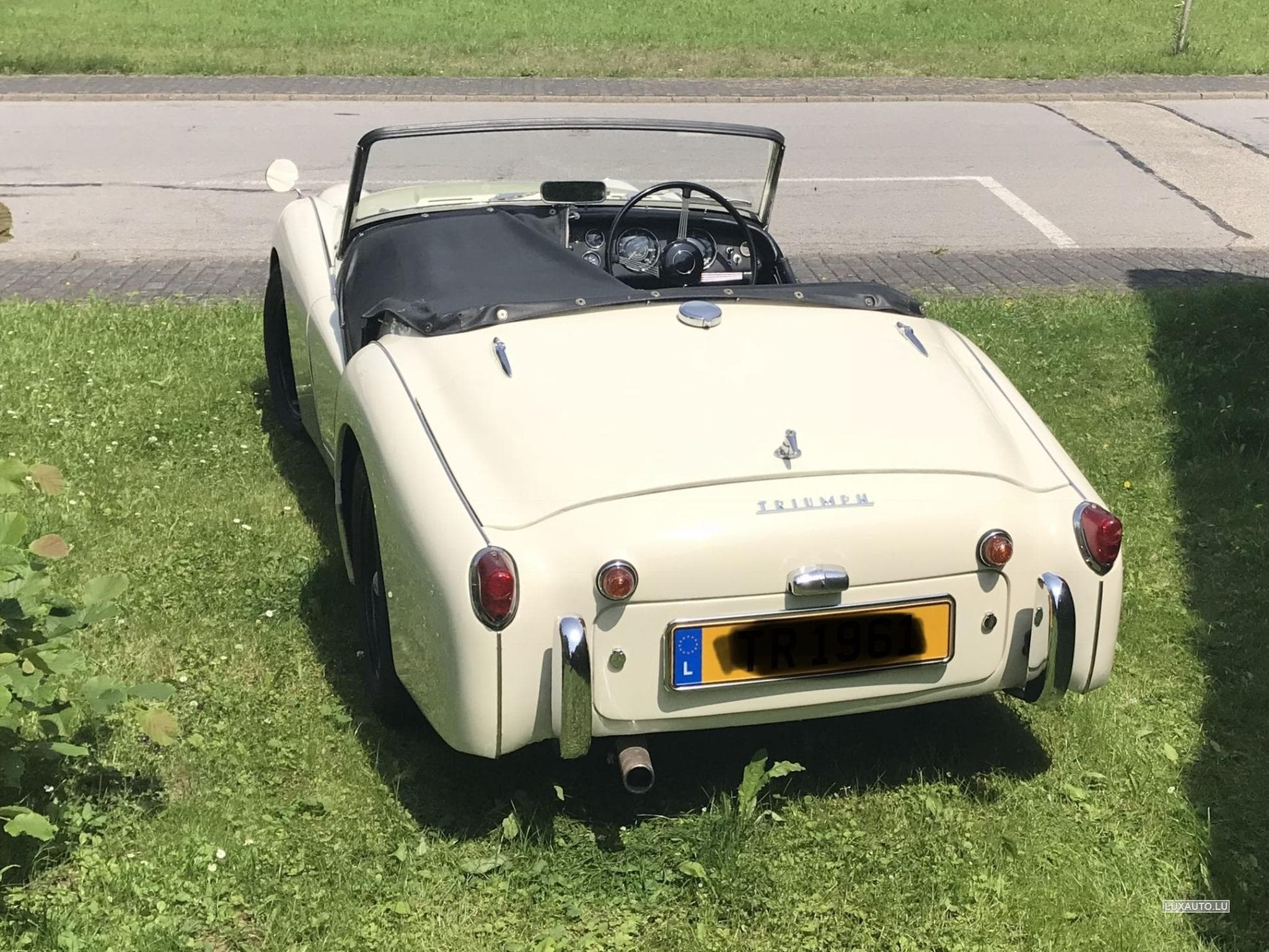 Triumph TR3 2.0 RHD (1962) - Photo 2