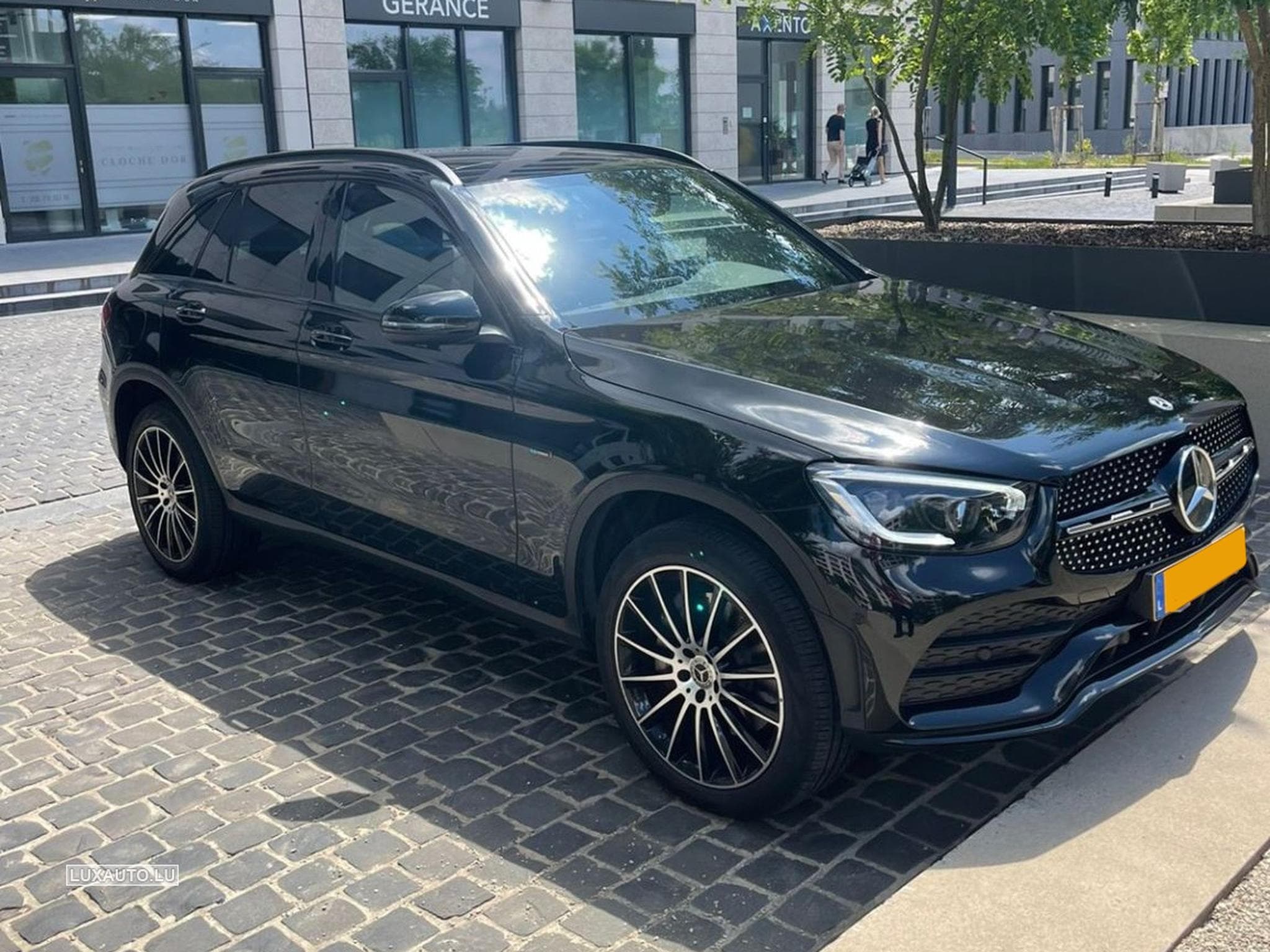 Mercedes GLC 300 300e AMG Line 4Matic 9G-Tronic (2020) - Photo 1