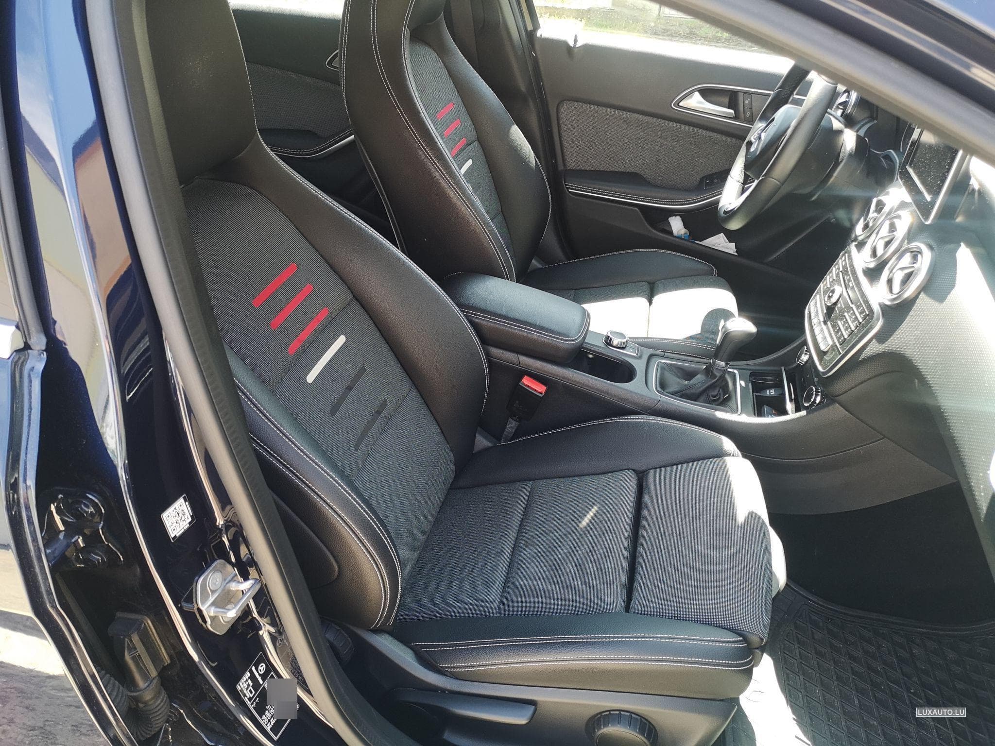 Mercedes A 180 180 (2018) - Photo 3