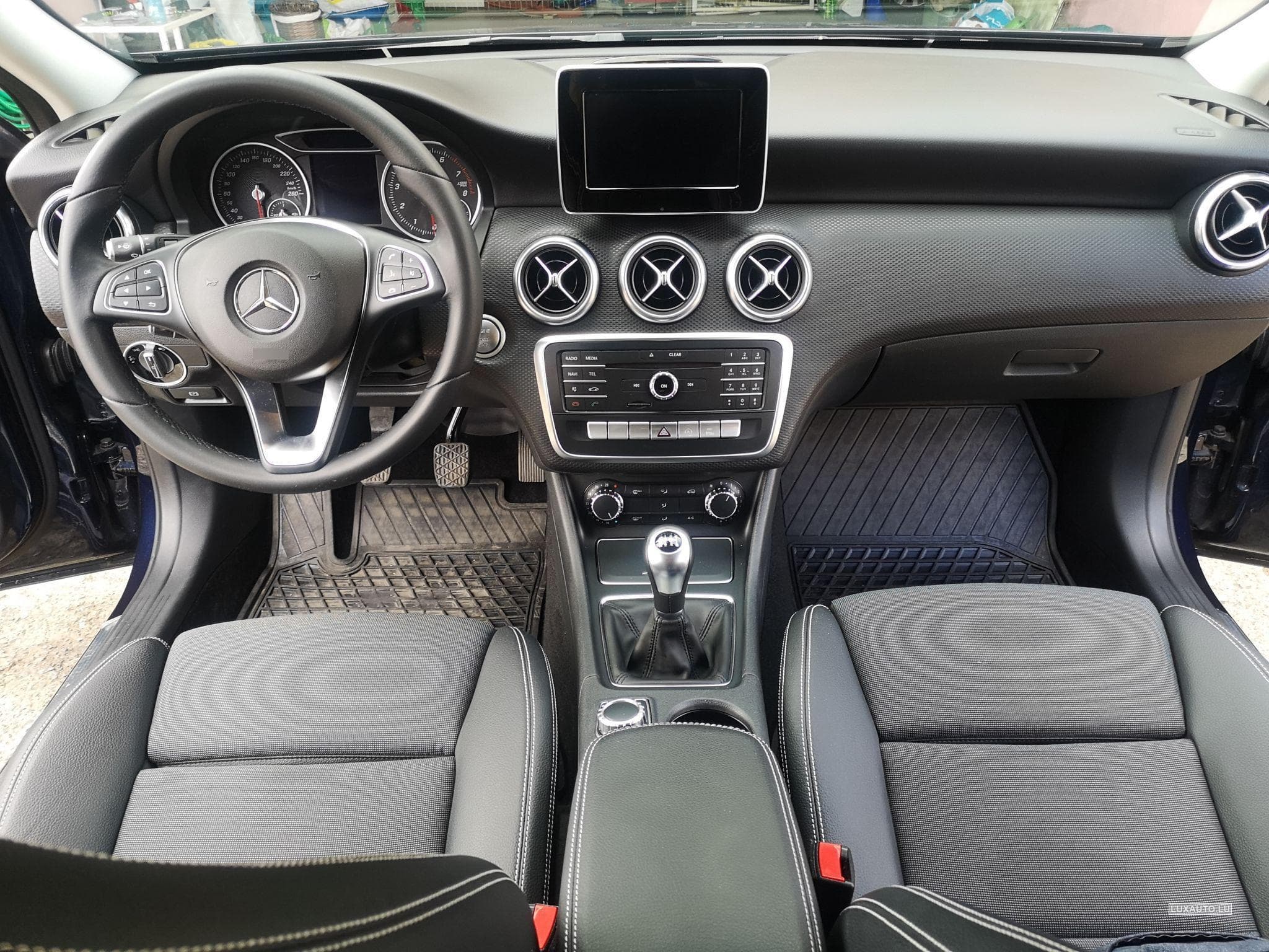 Mercedes A 180 180 (2018) - Photo 4