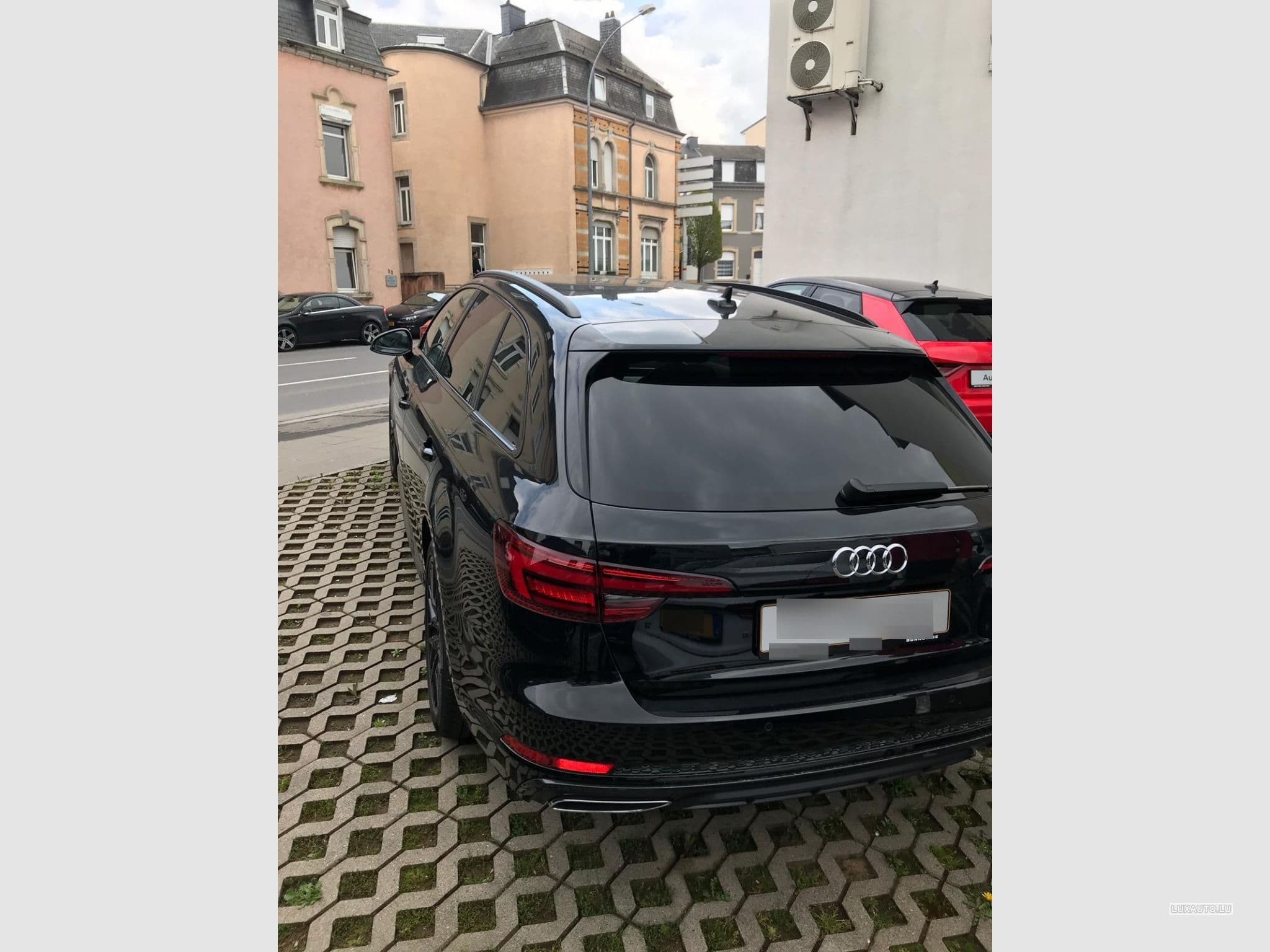 Audi A4 Avant 2.0 Tdi 150 S-Tronic (2019) - Photo 2