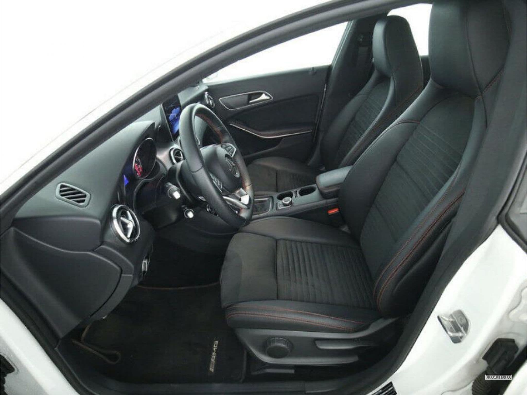 Mercedes CLA 180 180 AMG Line (2015) - Photo 4