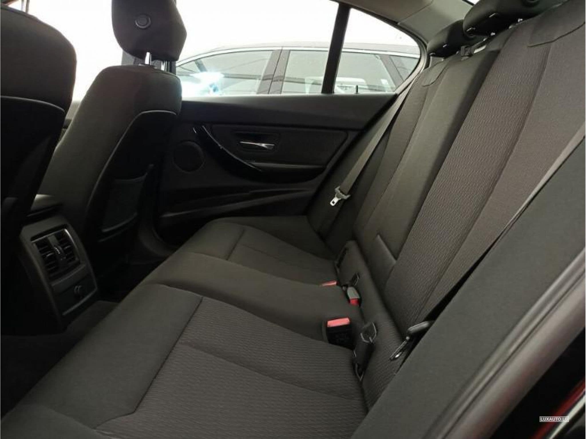 BMW 318 dA 150 Business Design (2018) - Photo 5