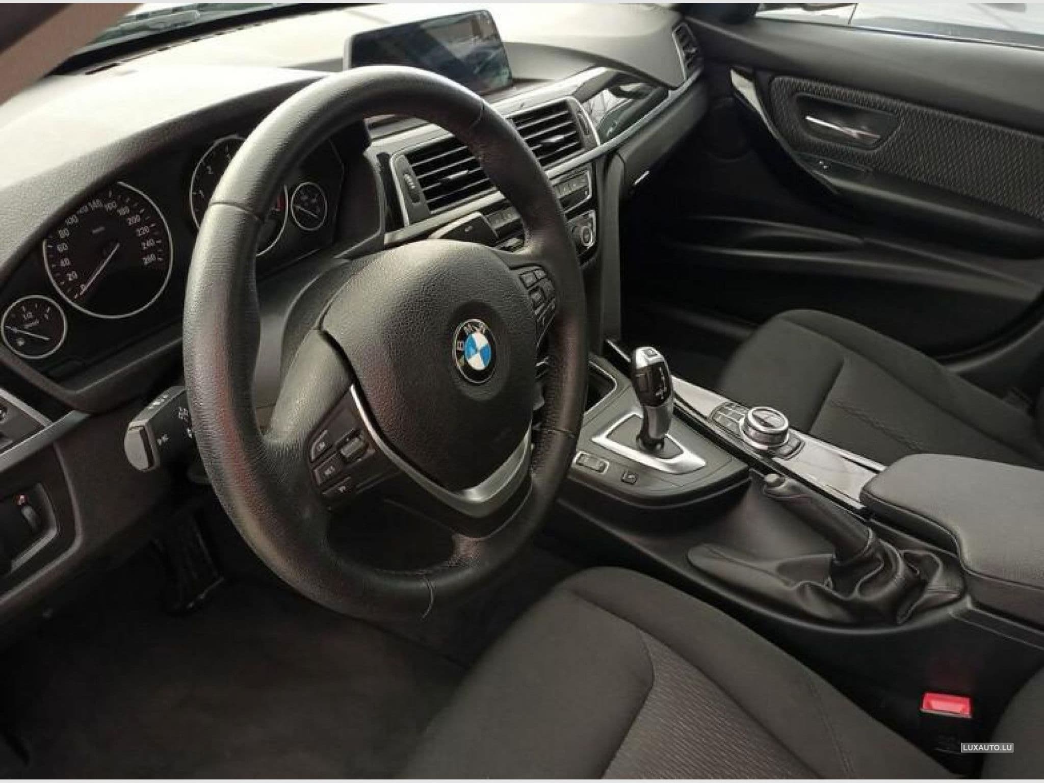 BMW 318 dA 150 Business Design (2018) - Photo 7