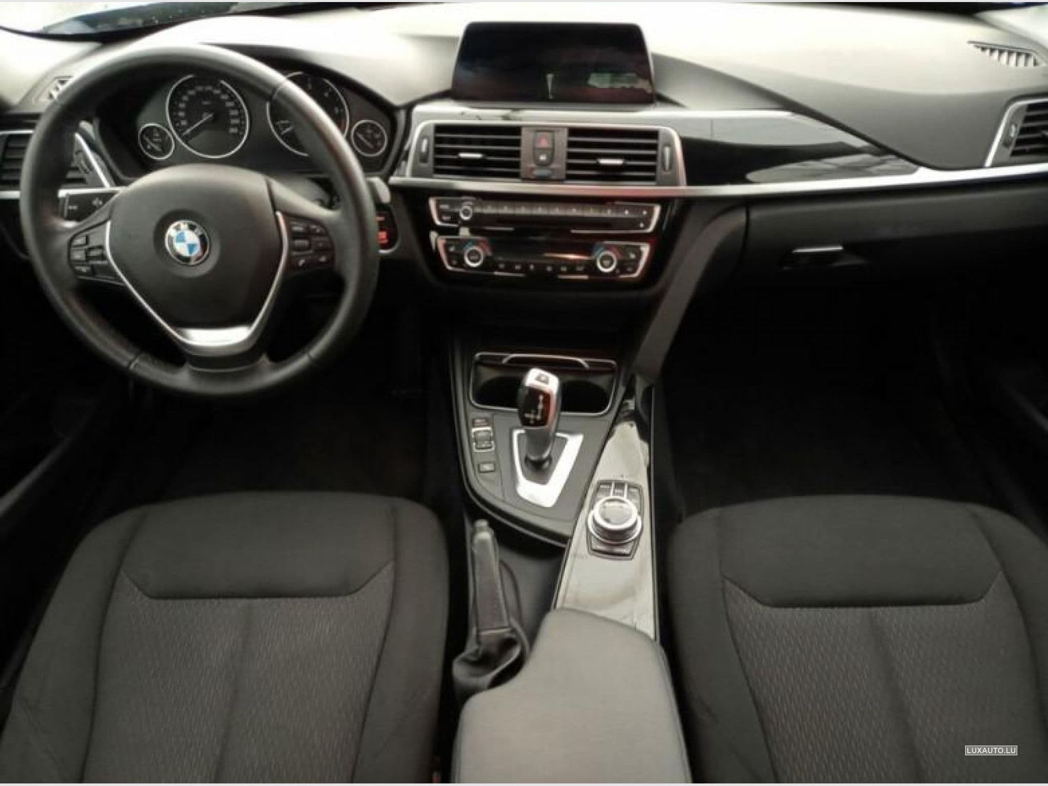 BMW 318 dA 150 Business Design (2018) - Photo 8
