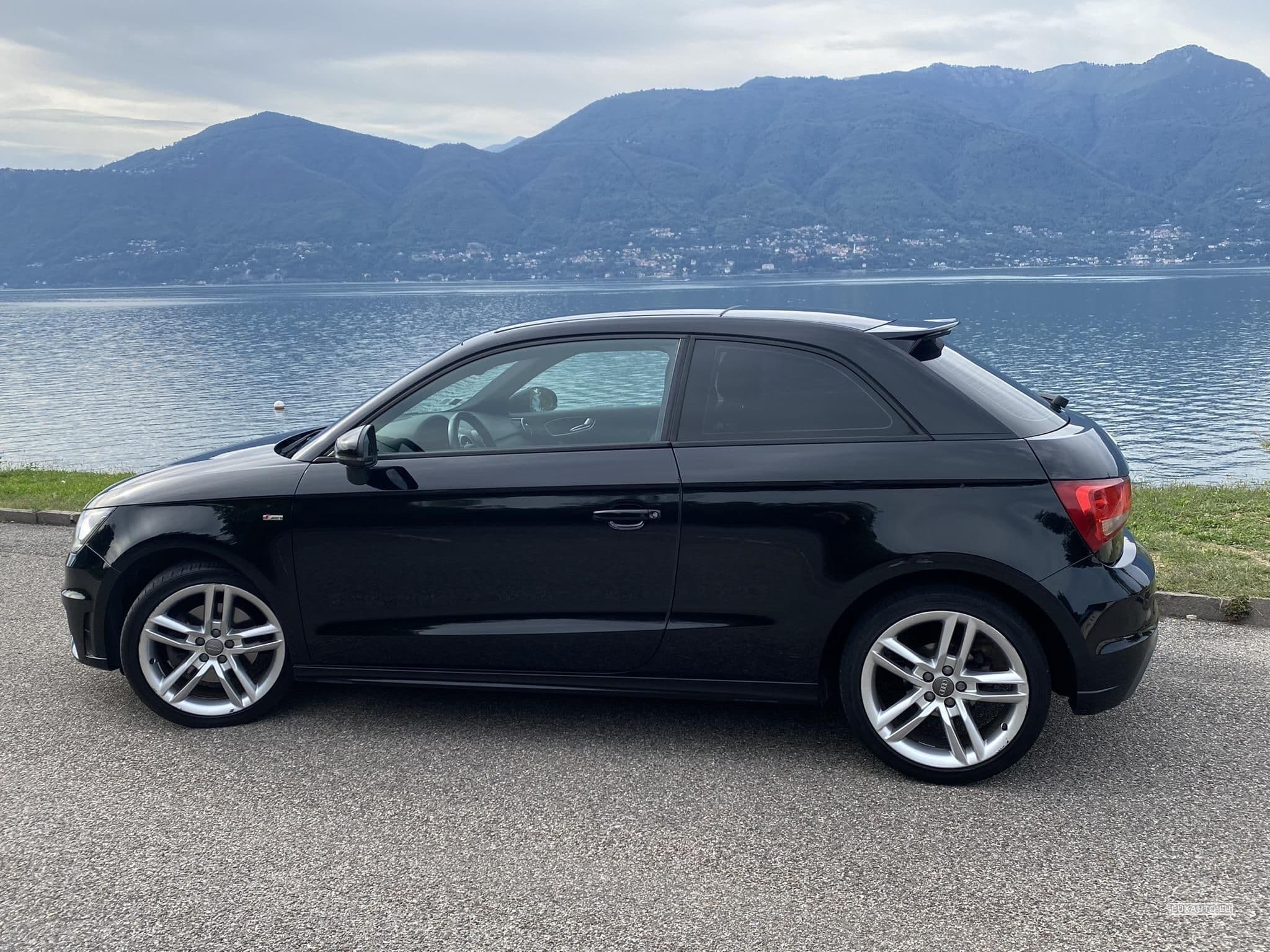 Audi A1 1.4 TFSI 185 Ambition Luxe S tronic (2011) - Photo 2