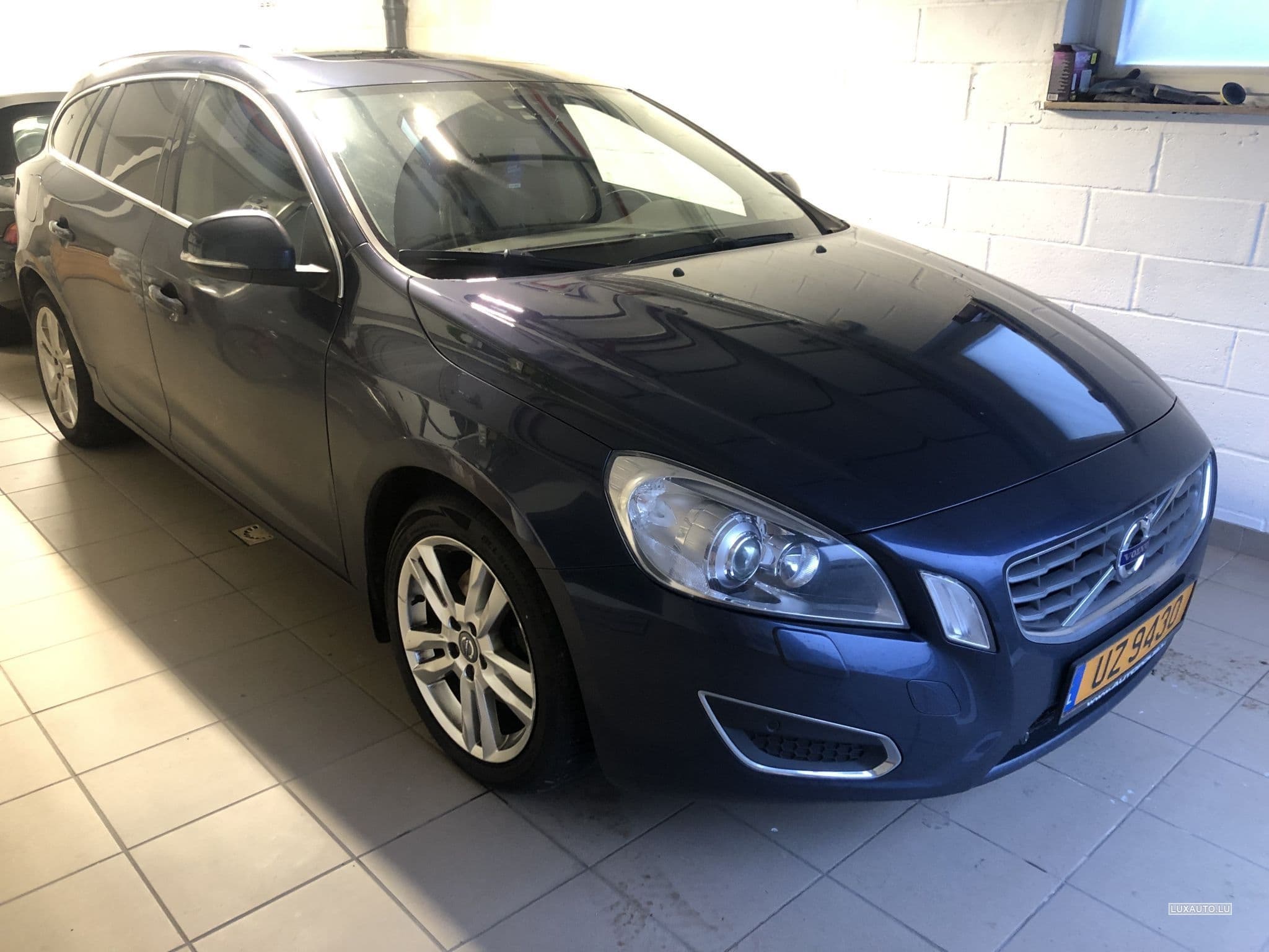 Volvo V60 D3 5cyl 163 summum (2012) - Photo 1