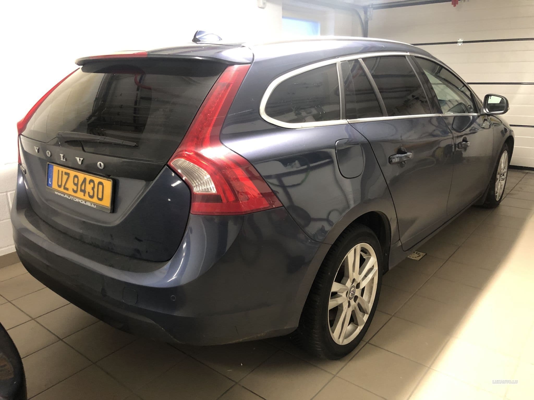 Volvo V60 D3 5cyl 163 summum (2012) - Photo 3