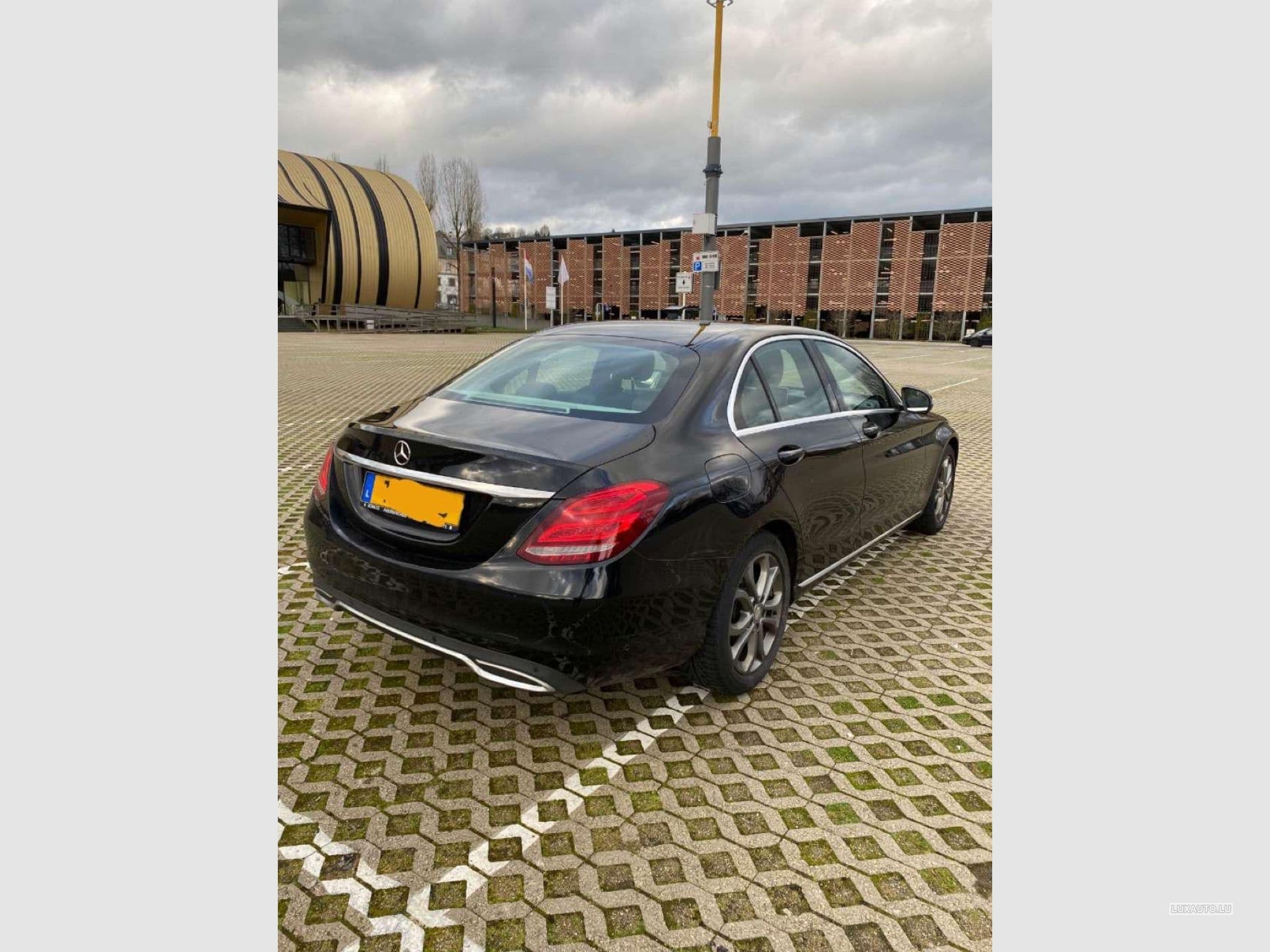 Mercedes C 180 Avantgarde (2016) - Photo 2