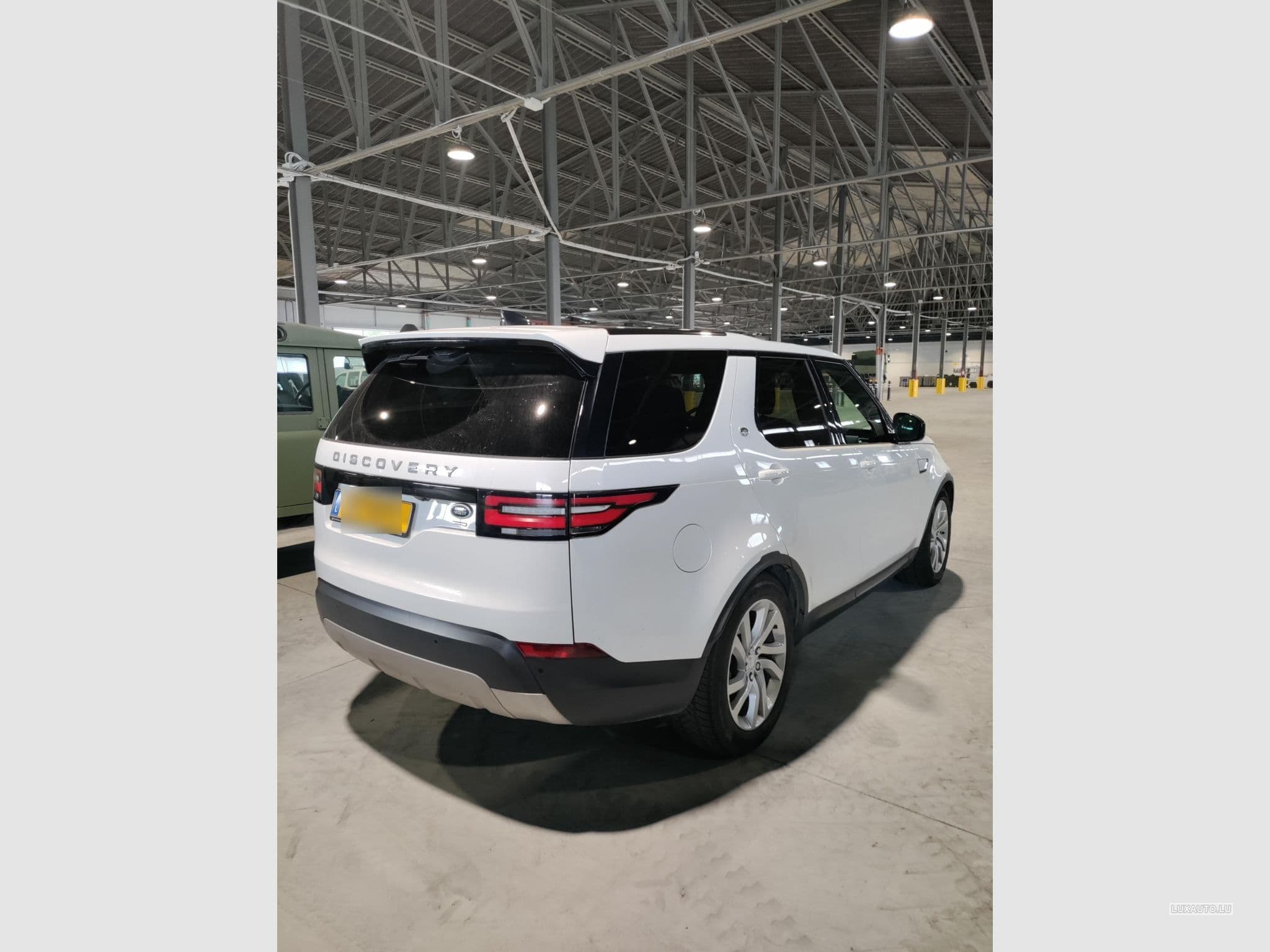 Land-Rover Discovery Land Rover Discovery 2.0 I4 300PS HSE AWD auto (2019) - Photo 4