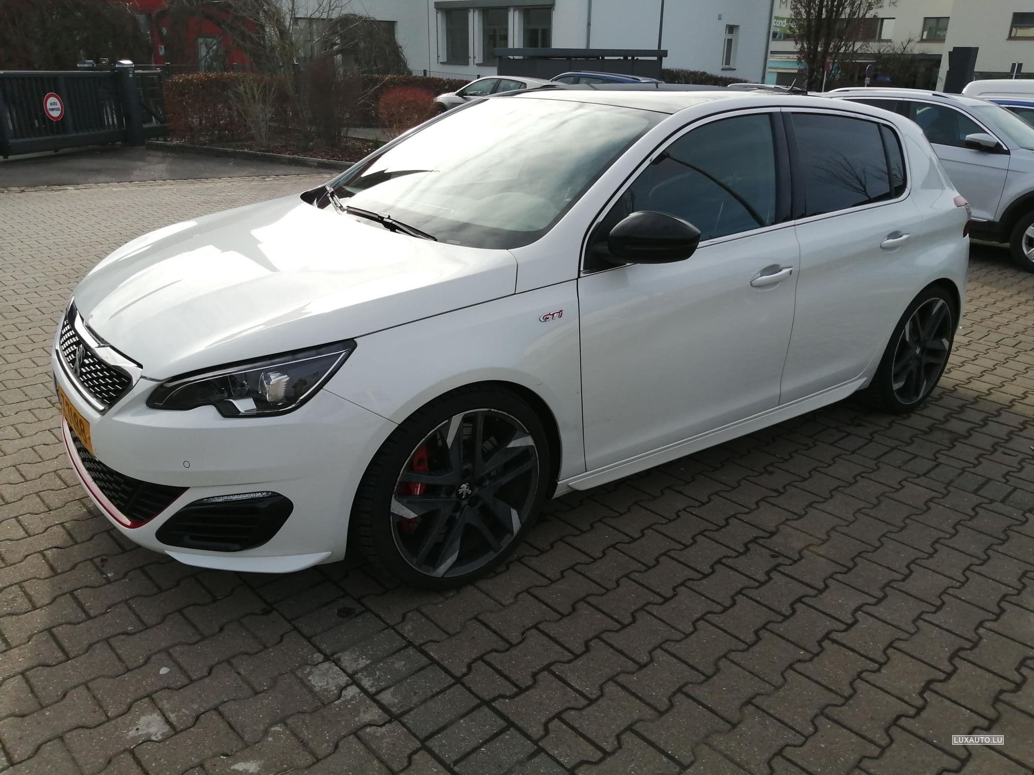 Peugeot 308 GTI 272CV (2016) - Photo 2
