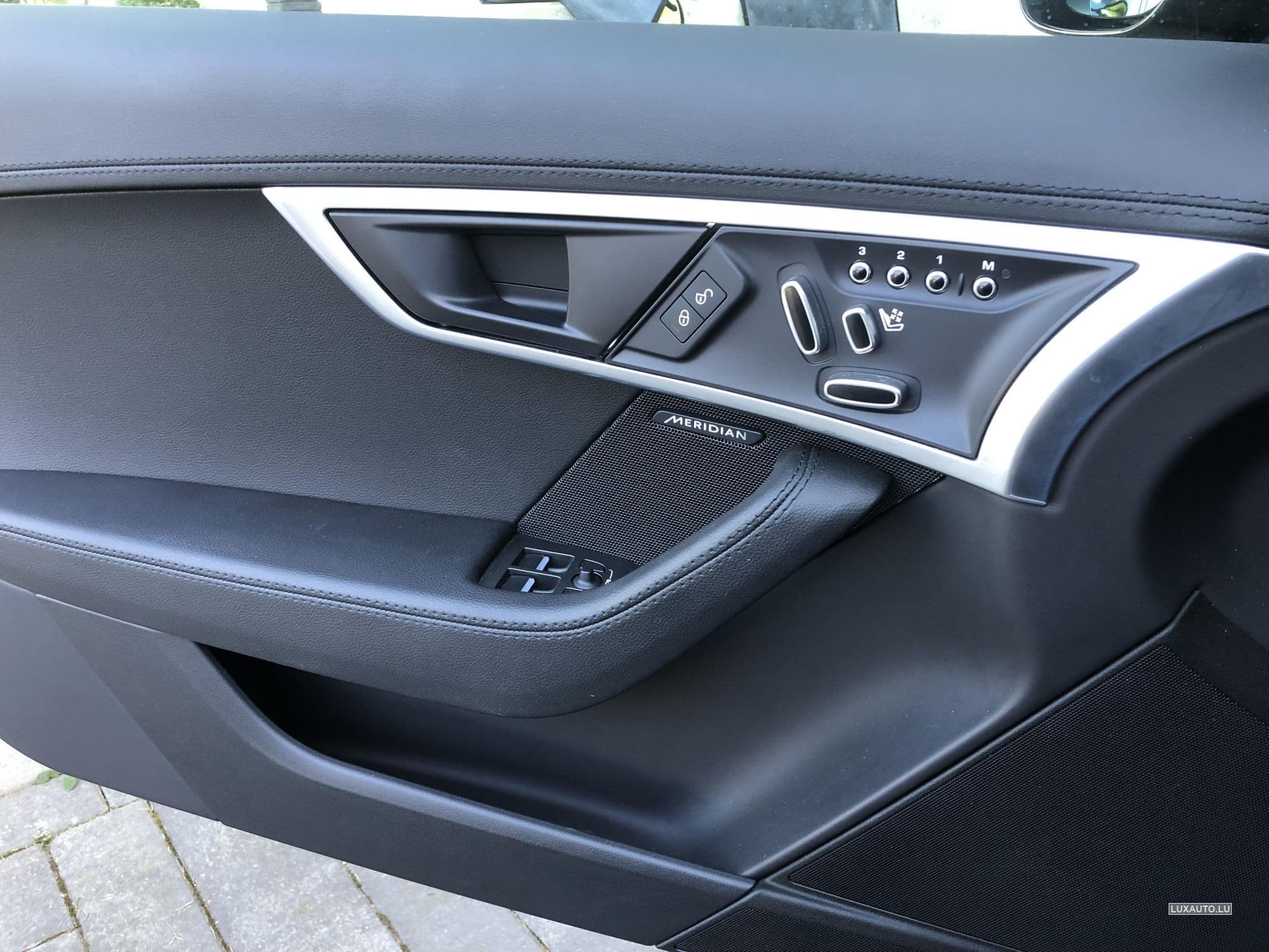 Jaguar F-Type JAGUAR  F-TYPE Coupé 300 CV (2017) - Photo 6
