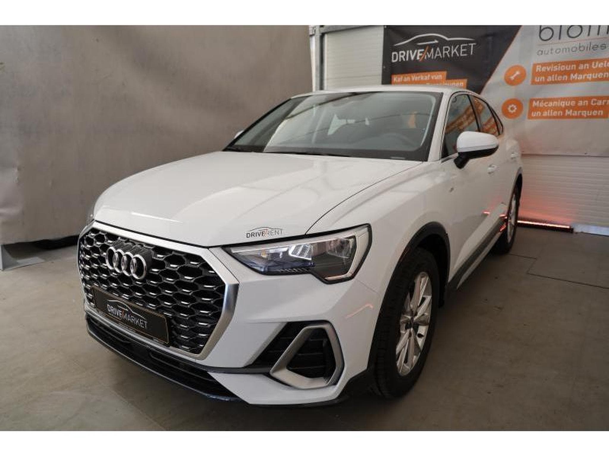 Audi Q3 Sportback S-Line (2023) - Photo 14