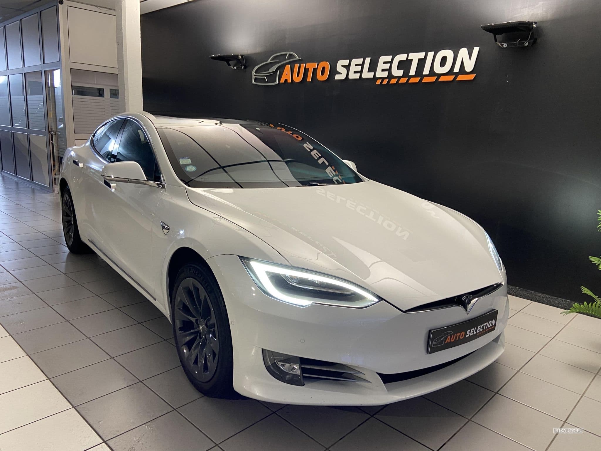 Tesla Model S Long Range (2020) - Photo 1