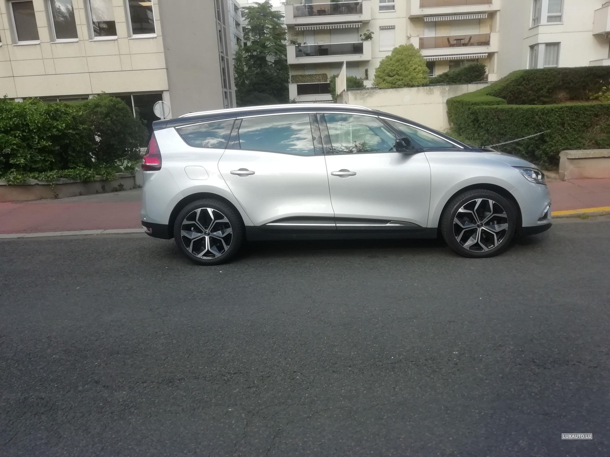 Renault Grand Scenic Intens (2021) - Photo 10