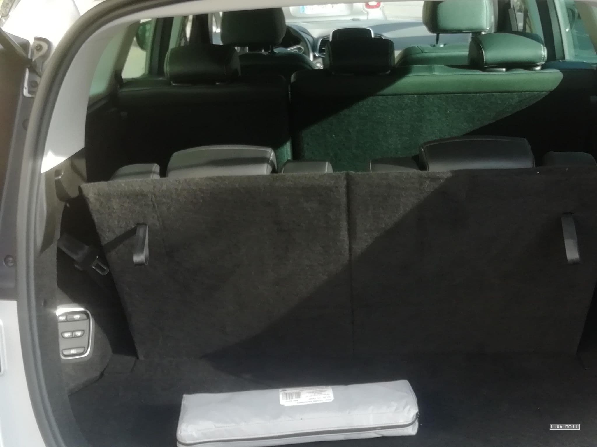 Renault Grand Scenic Intens (2021) - Photo 14