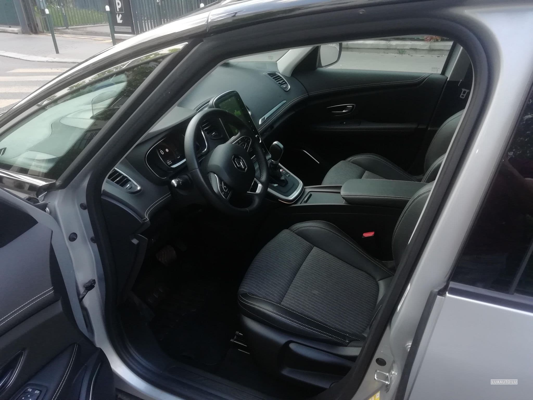 Renault Grand Scenic Intens (2021) - Photo 7