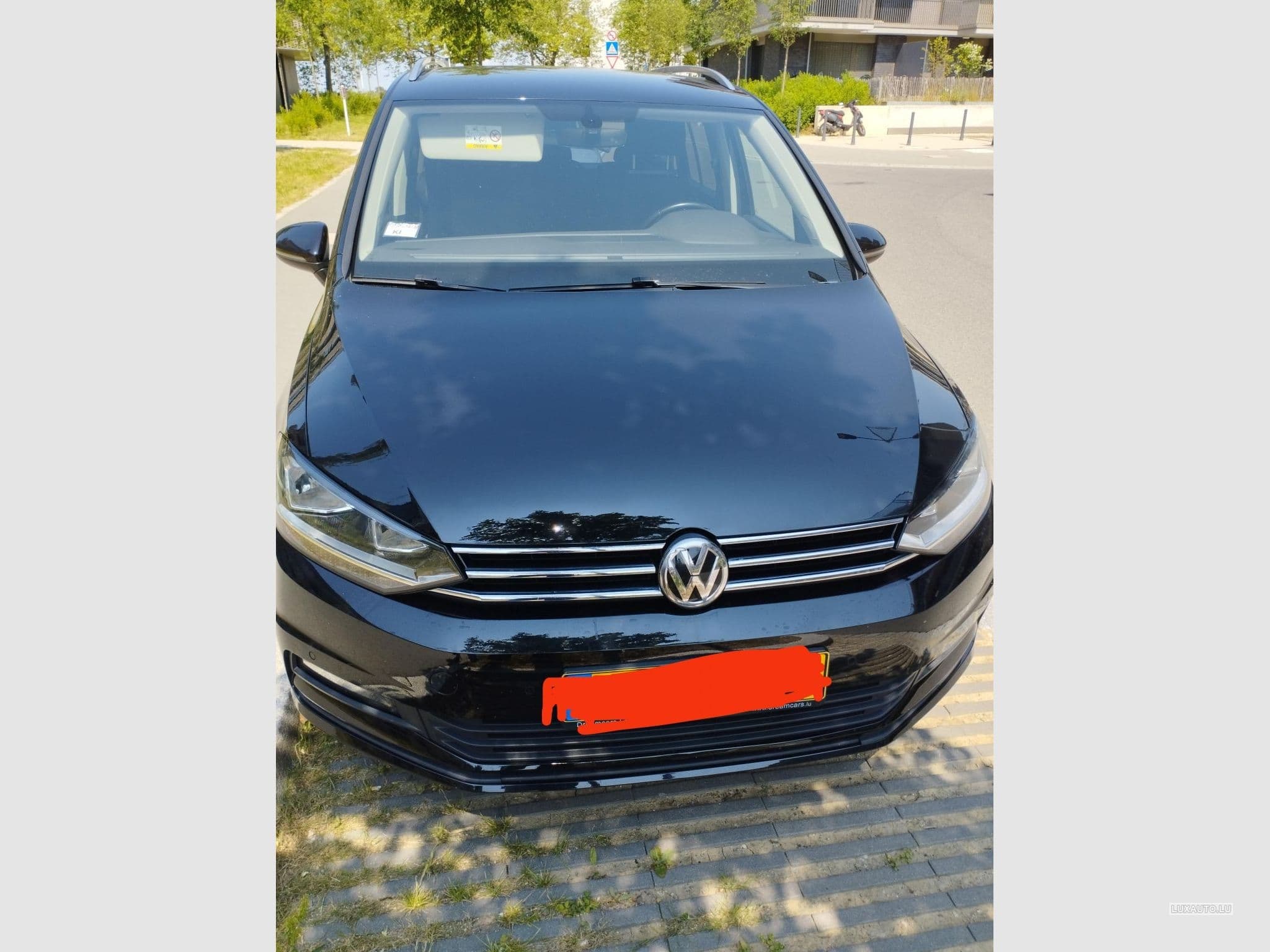 VW Touran (2015) - Photo 1