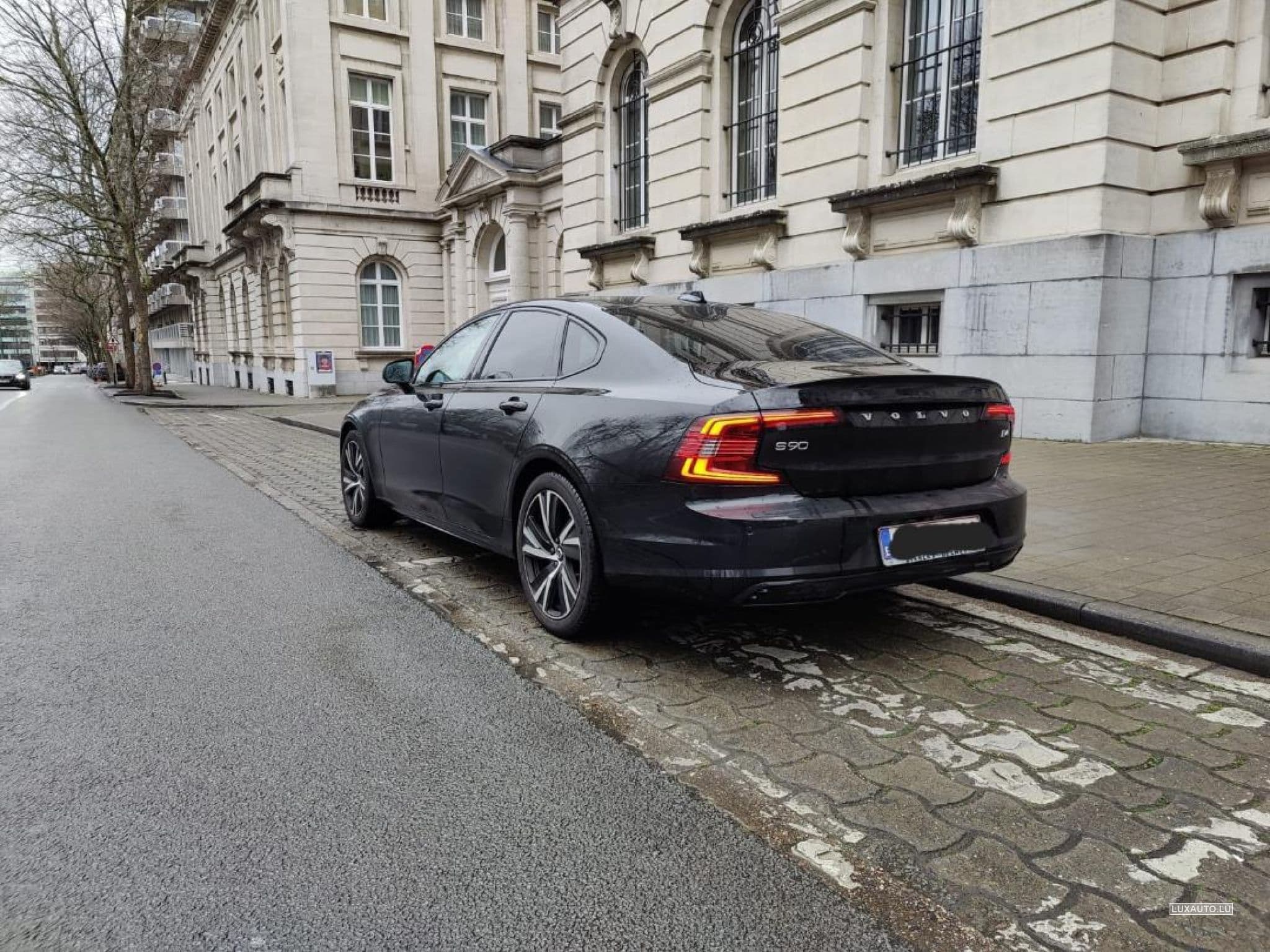 Volvo S90 2022 R-Design, B4 Mild Hybrid, 197 HP,  Automatic (2022) - Photo 3