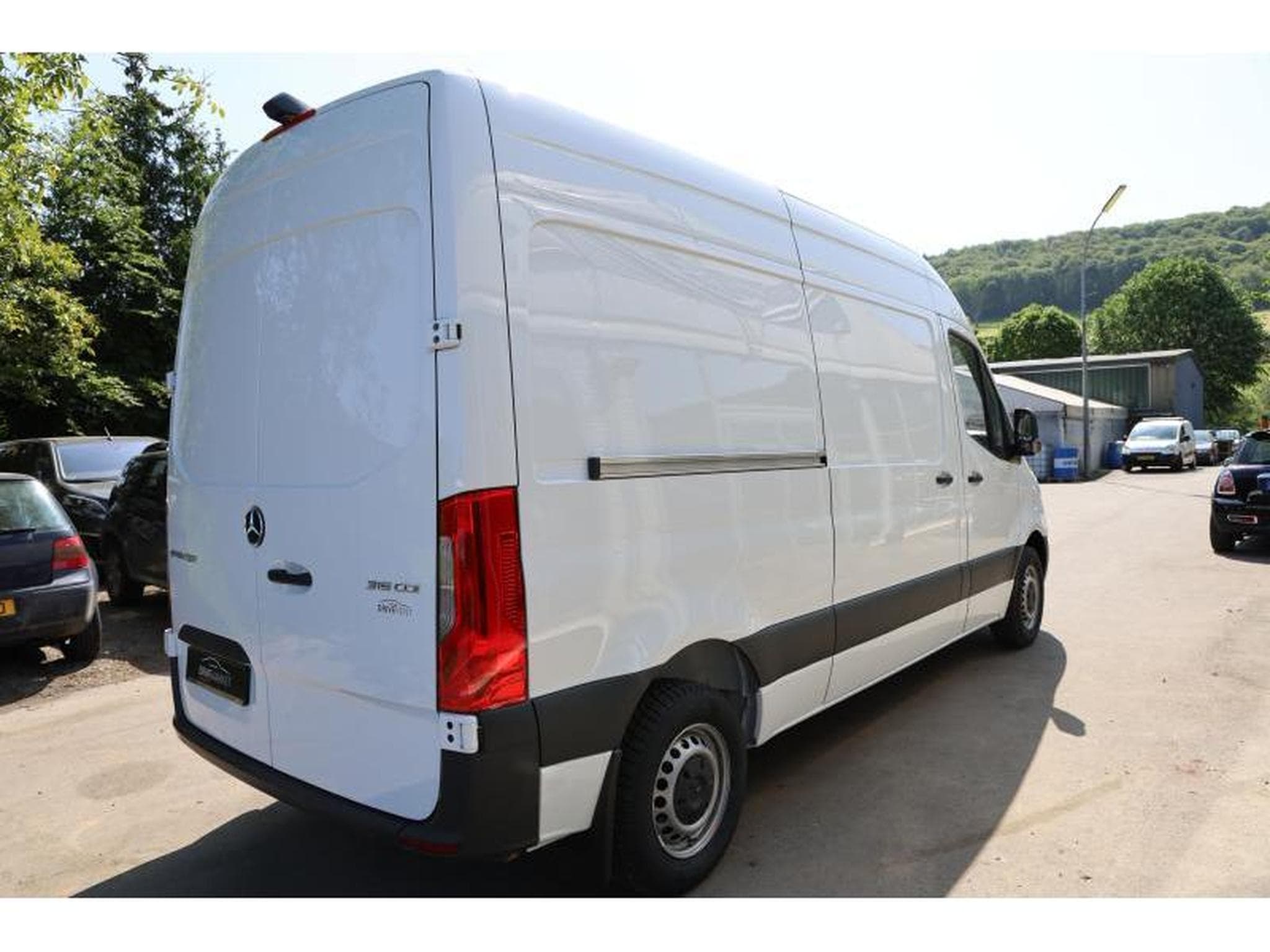Mercedes Sprinter 315 Kasten L2 FWD (2023) - Photo 15