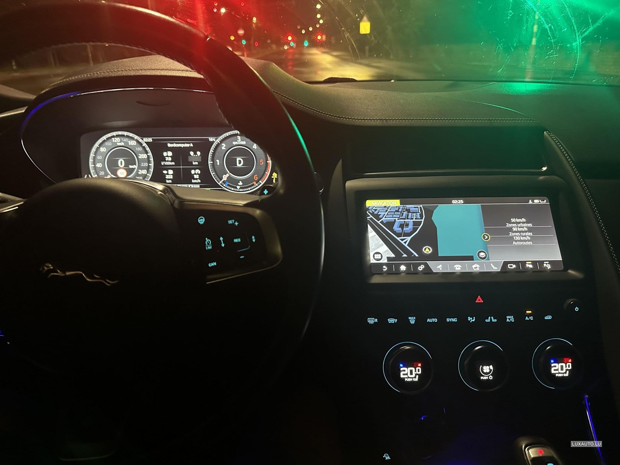 Jaguar E-Pace E-Pace D240 AWD R-Dynamic HSE (2019) - Photo 14