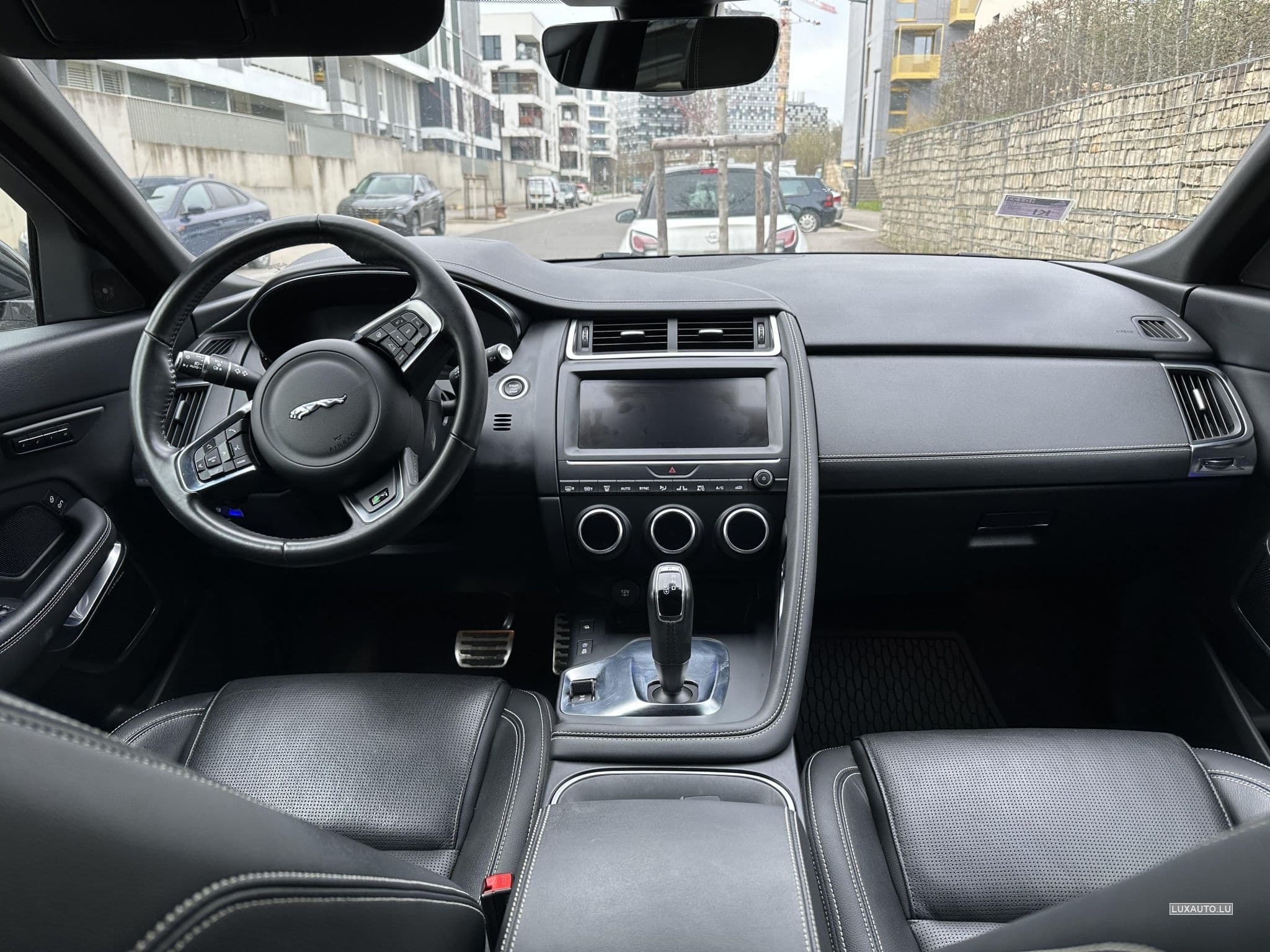 Jaguar E-Pace E-Pace D240 AWD R-Dynamic HSE (2019) - Photo 4