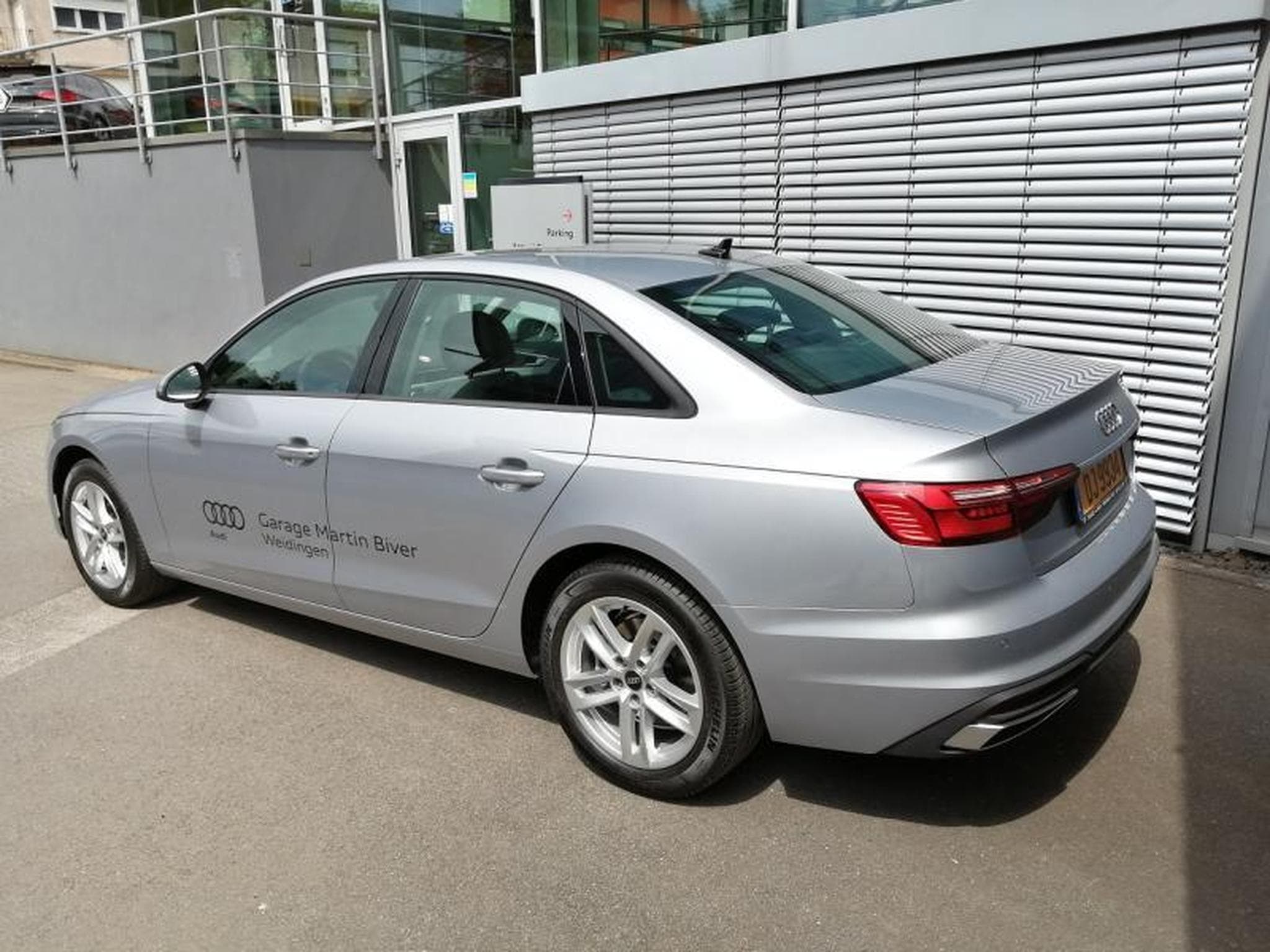 Audi A4 Limousine 35 TDI s-tronic (2023) - Photo 2