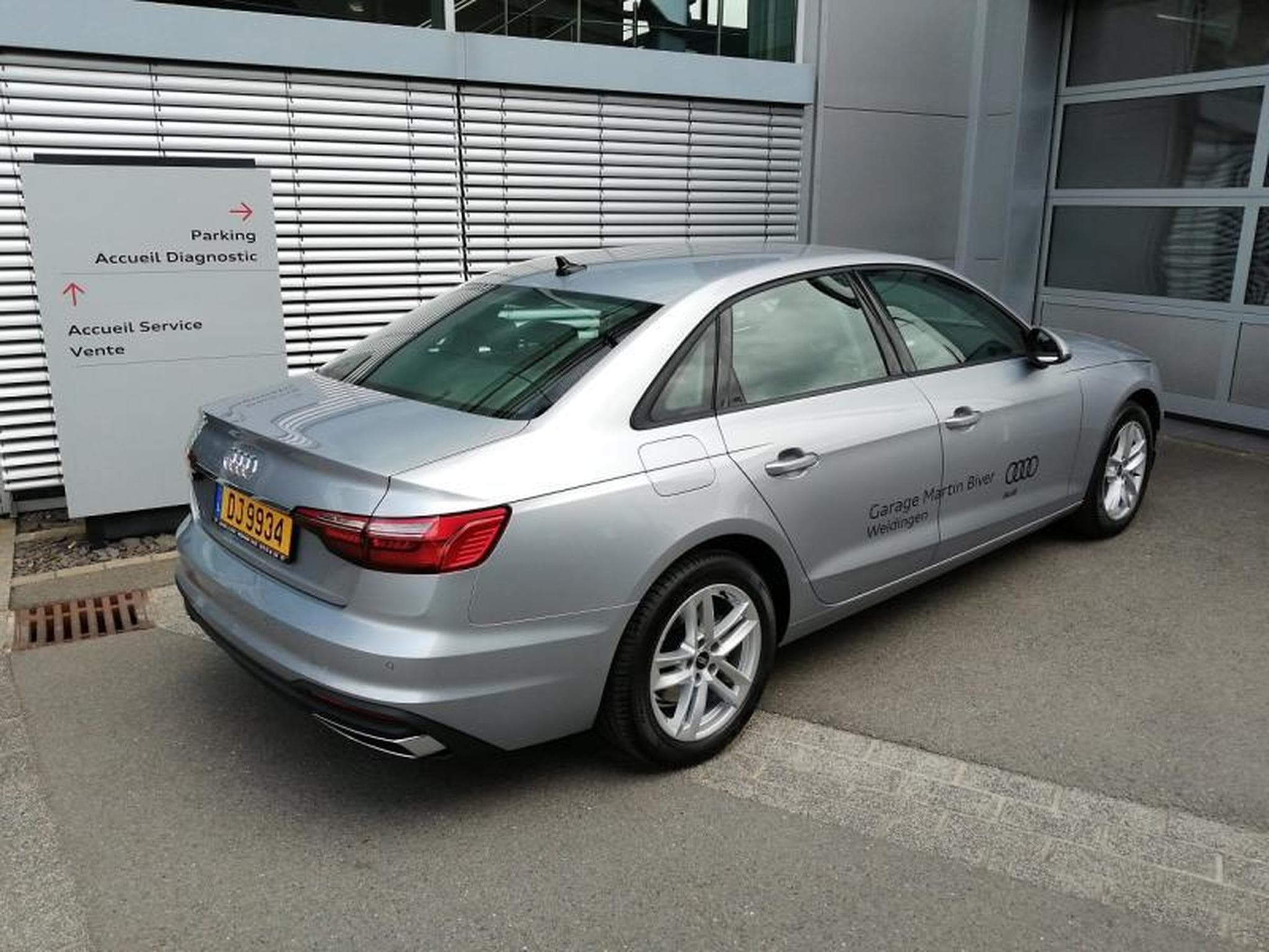 Audi A4 Limousine 35 TDI s-tronic (2023) - Photo 4