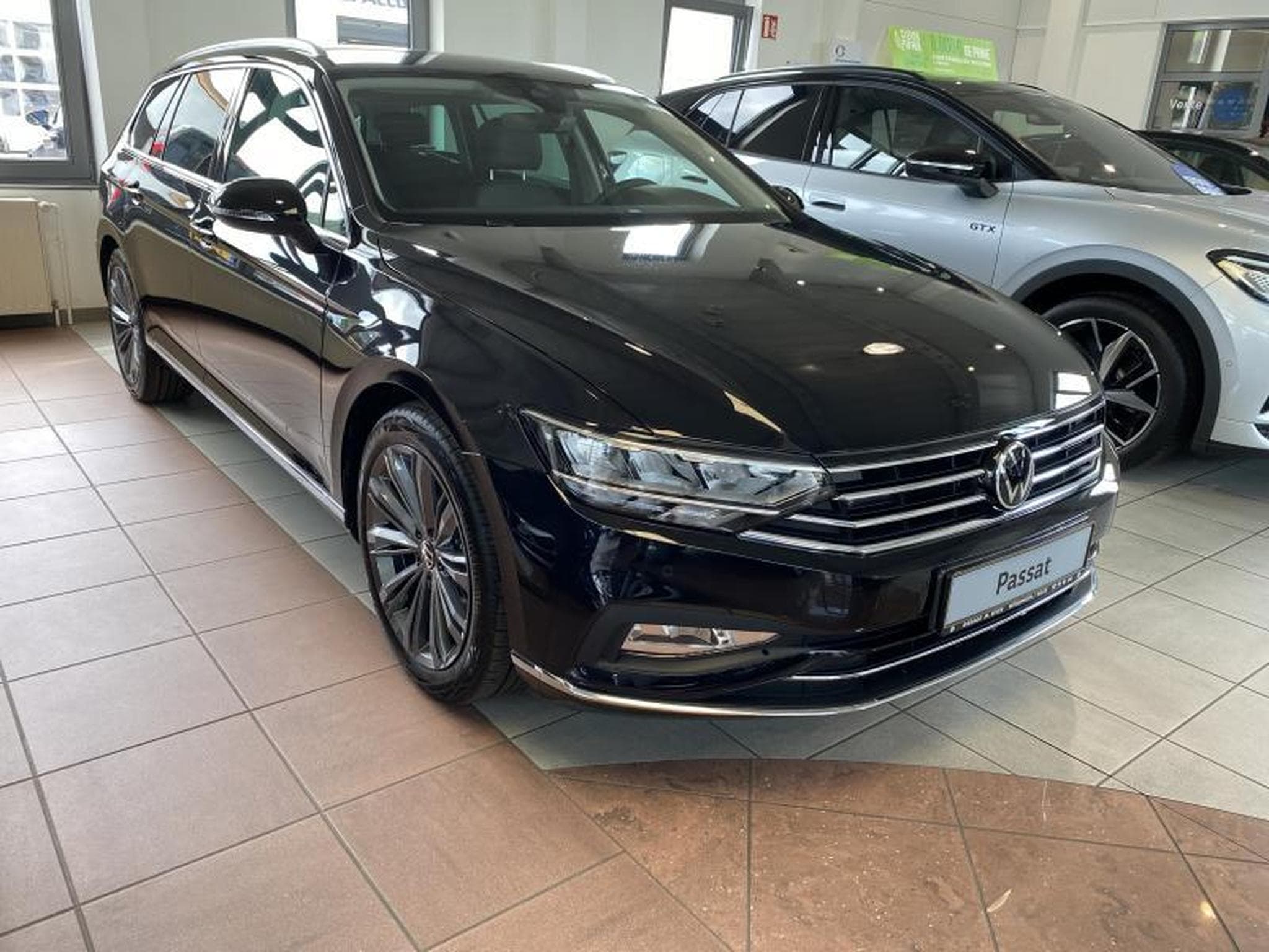 VW Passat Elegance (2024) - Photo 2