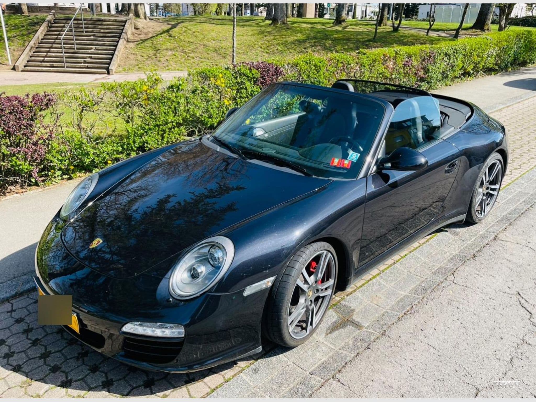 Porsche 911 carrera 4S cabriolet (2011) - Photo 2