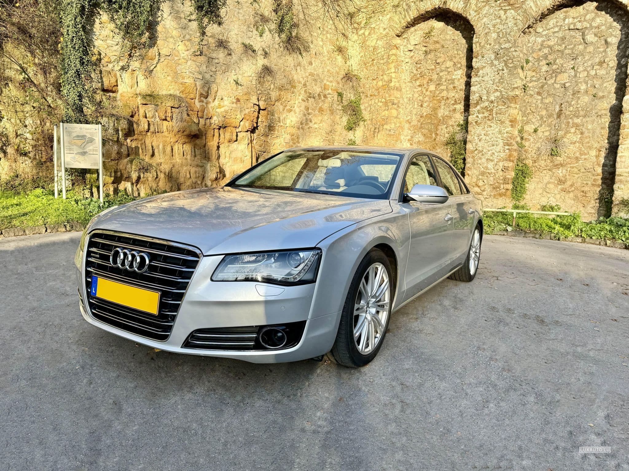 Audi A8 4.2 FSI Quattro Tiptronic (2010) - Photo 2