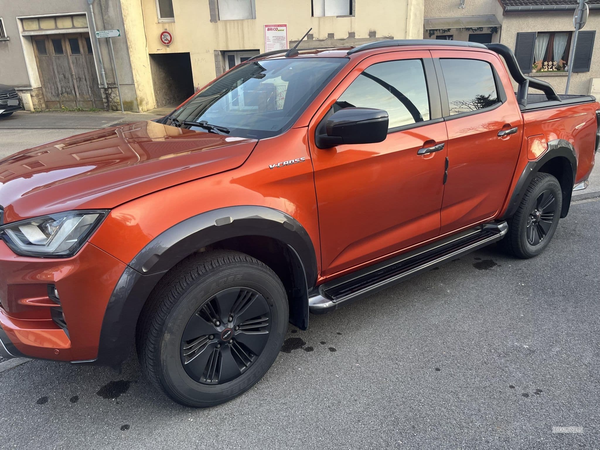 Isuzu D-Max V-CROSS (2021) - Photo 1