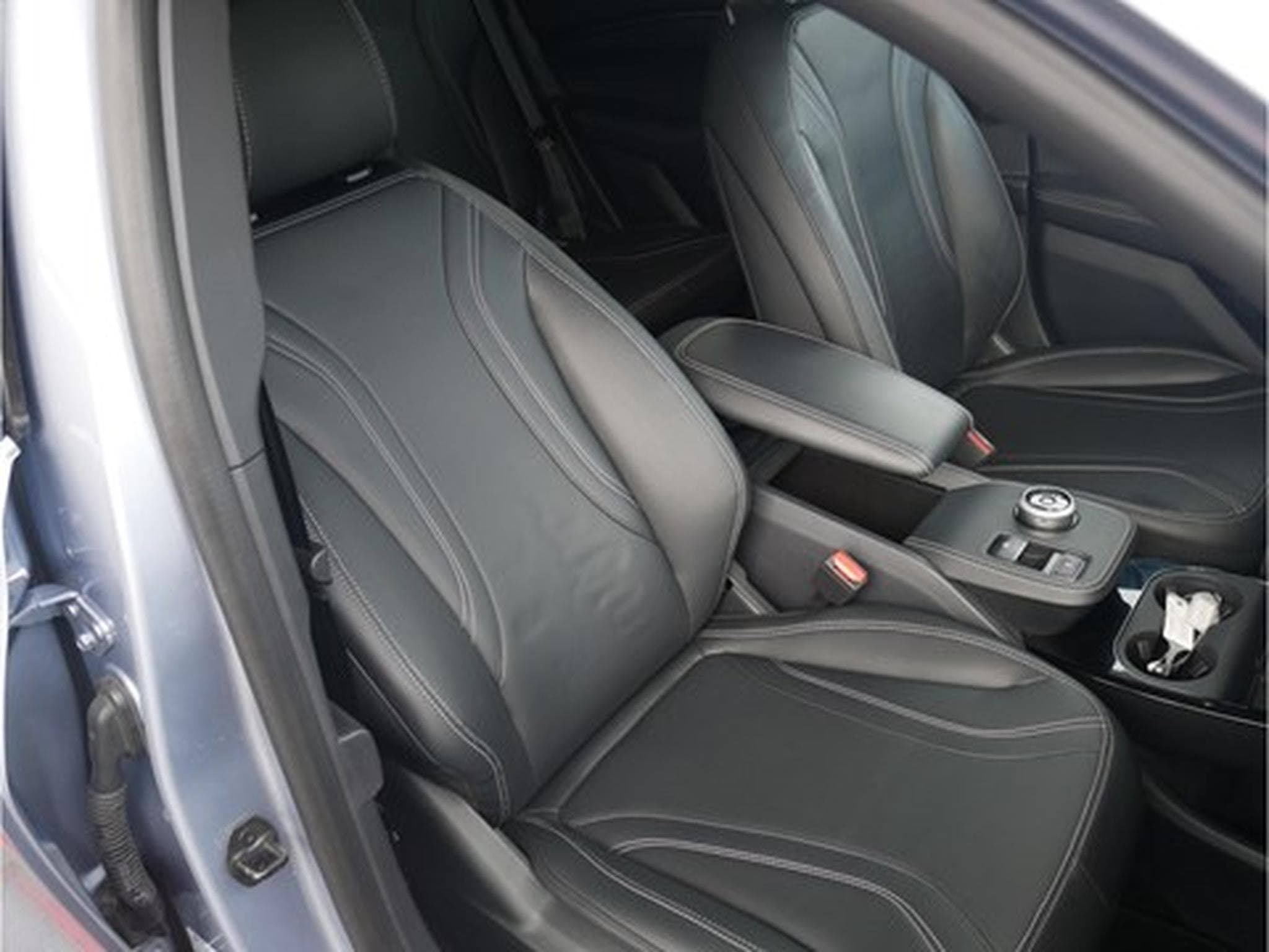 Ford Mustang Mach-E RWD 99kWh Extended Range 294ch/216kW - GAR 06/2030 (2022) - Photo 6