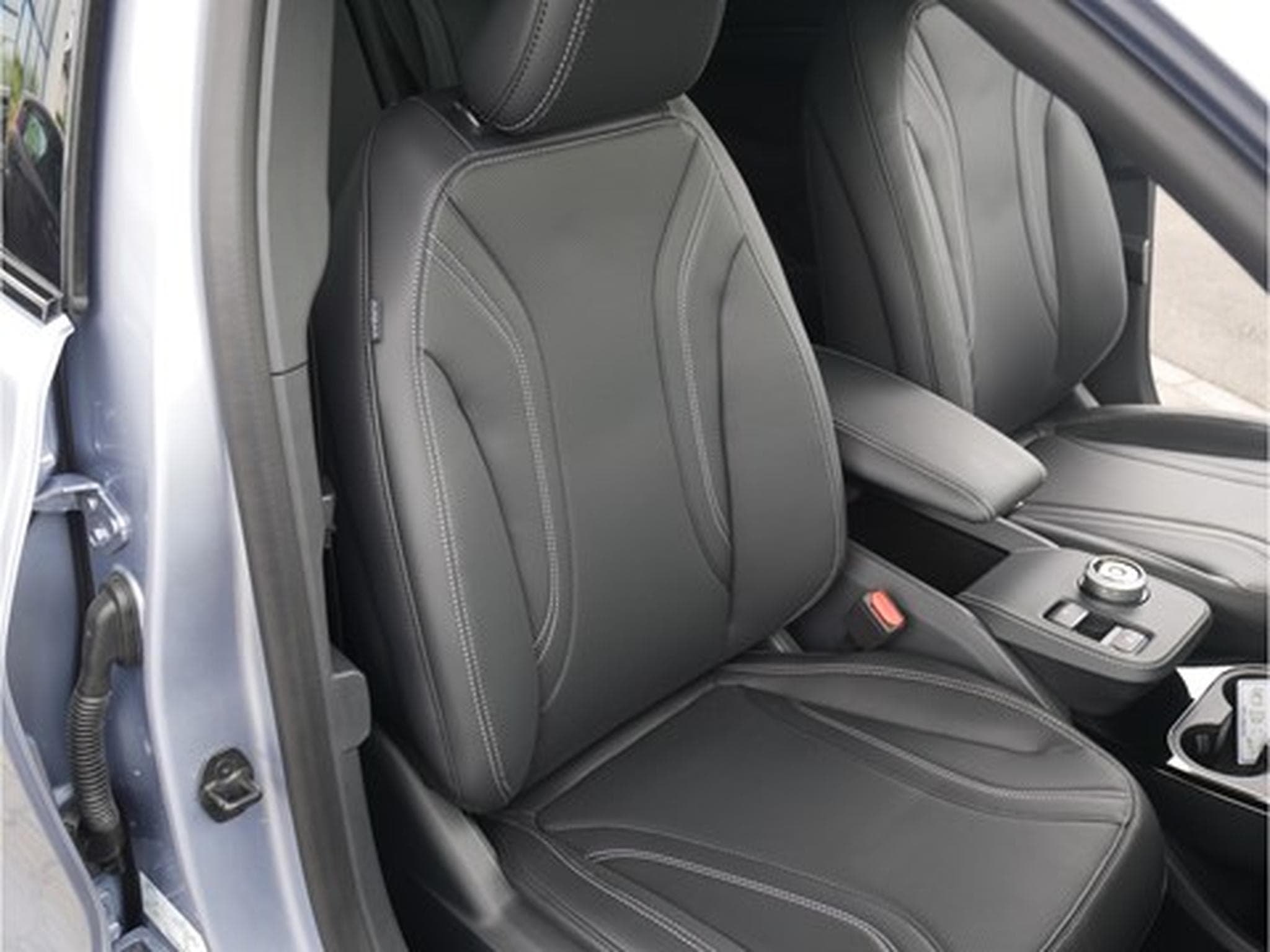 Ford Mustang Mach-E RWD 99kWh Extended Range 294ch/216kW - GAR 06/2030 (2022) - Photo 7