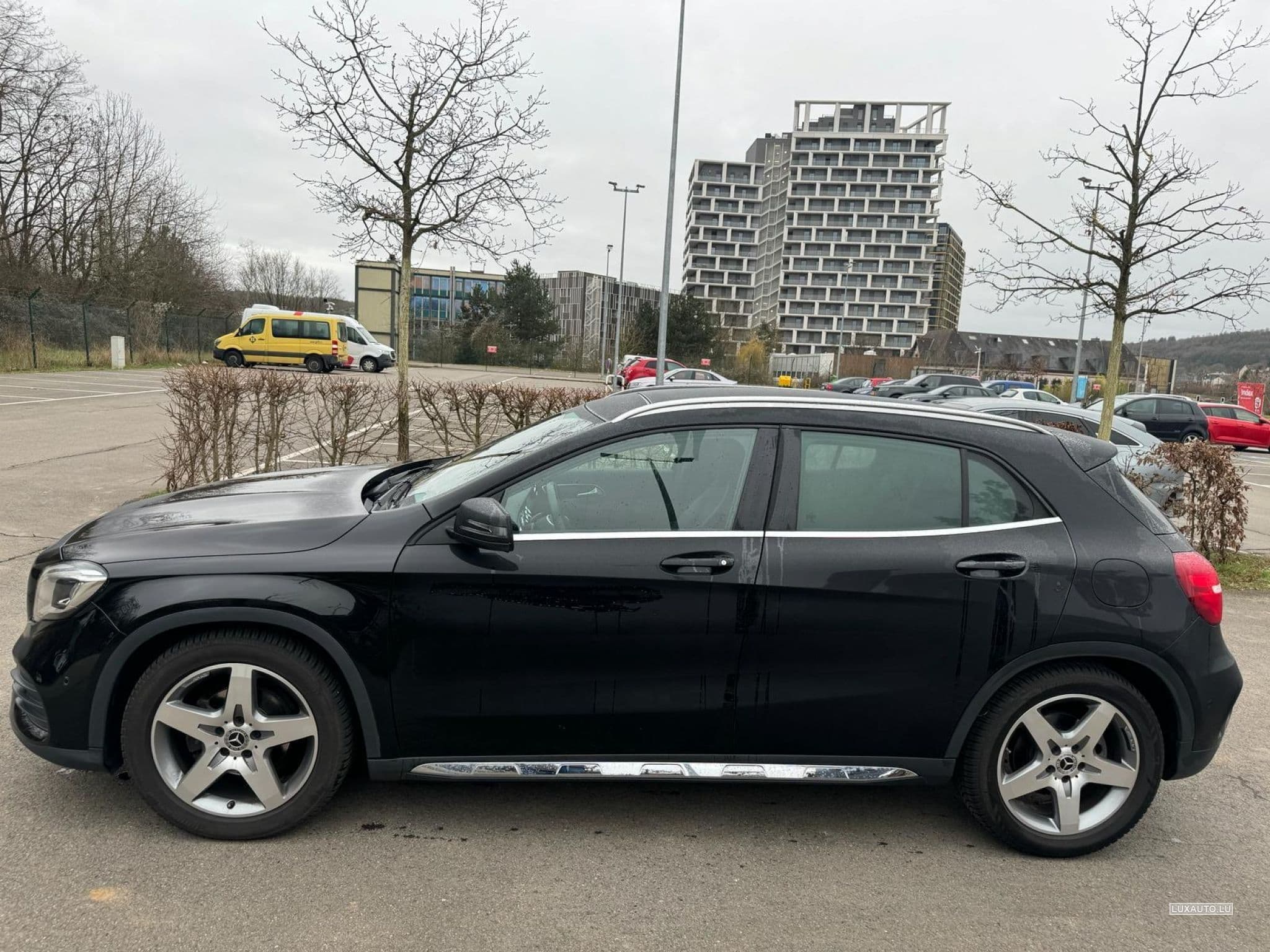 Mercedes GLA 180 Sporty Utilitiy AMG LINE (2019) - Photo 14