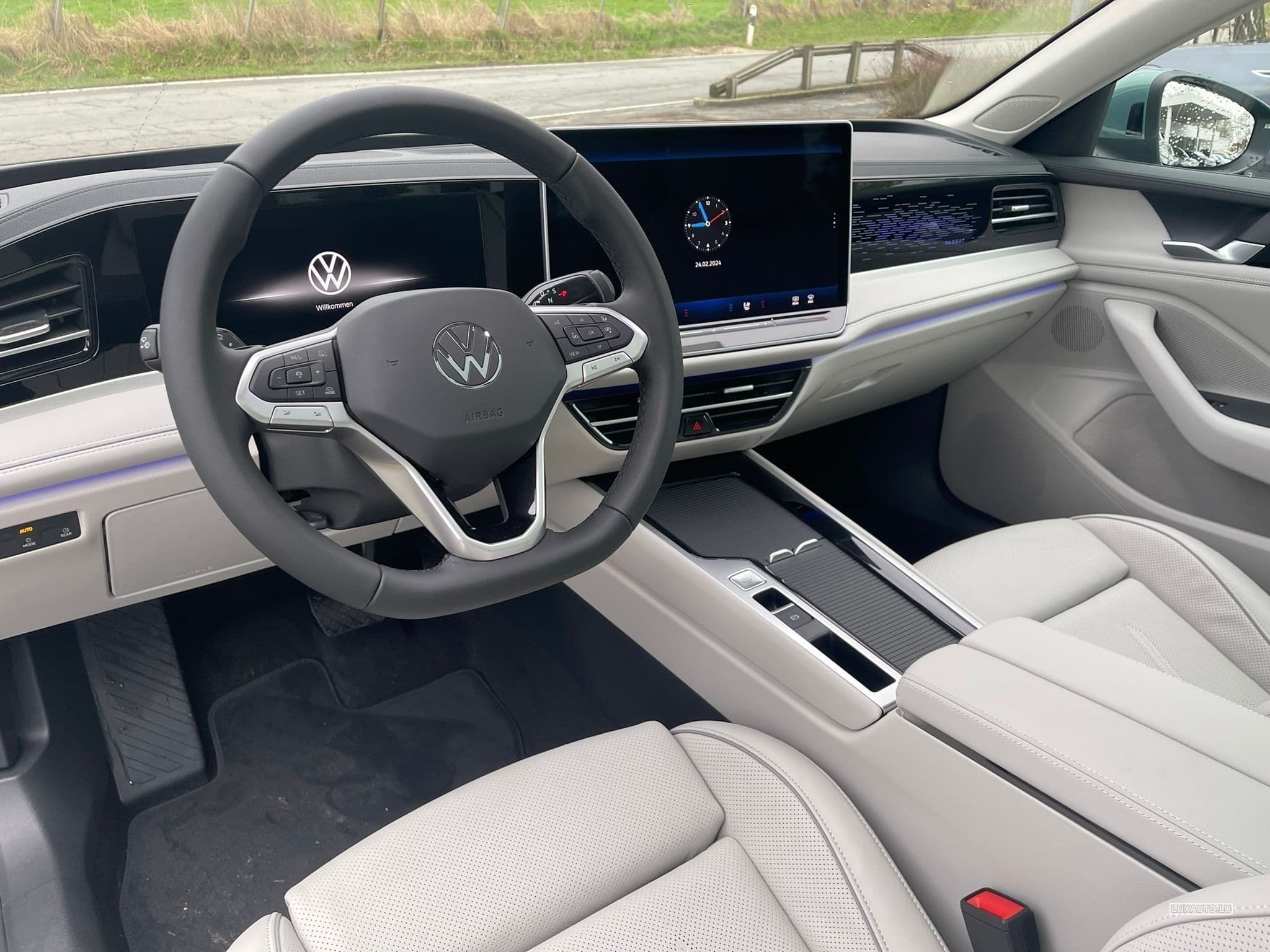 VW Passat Elegance (2024) - Photo 3
