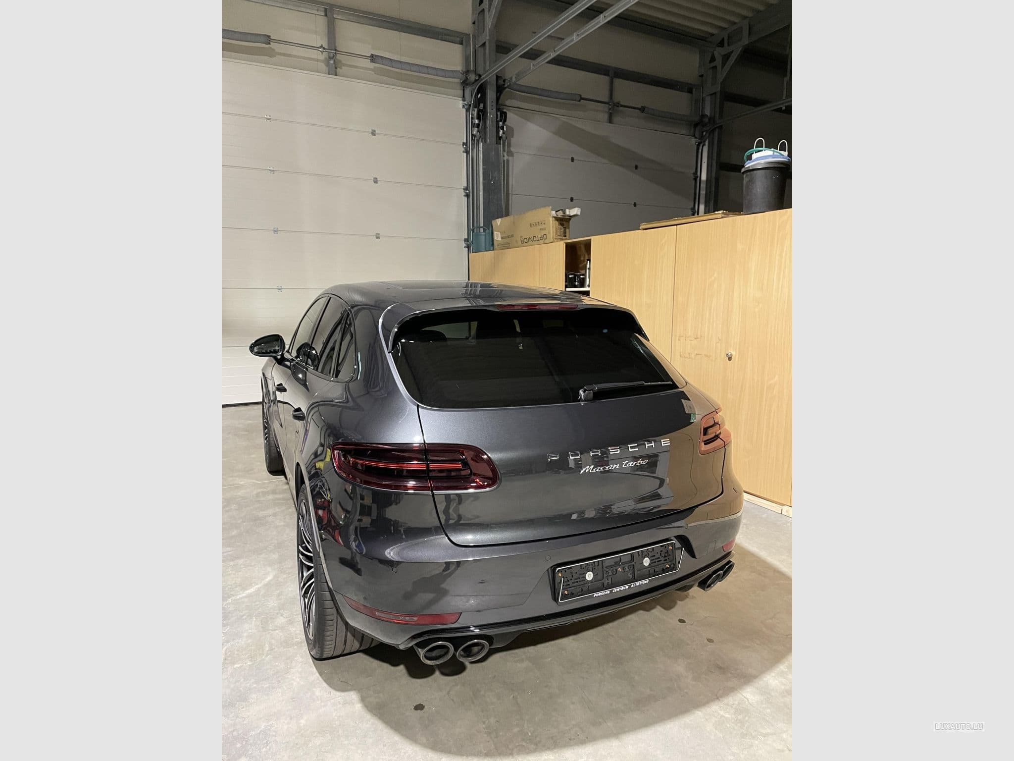 Porsche Macan Turbo (2017) - Photo 2