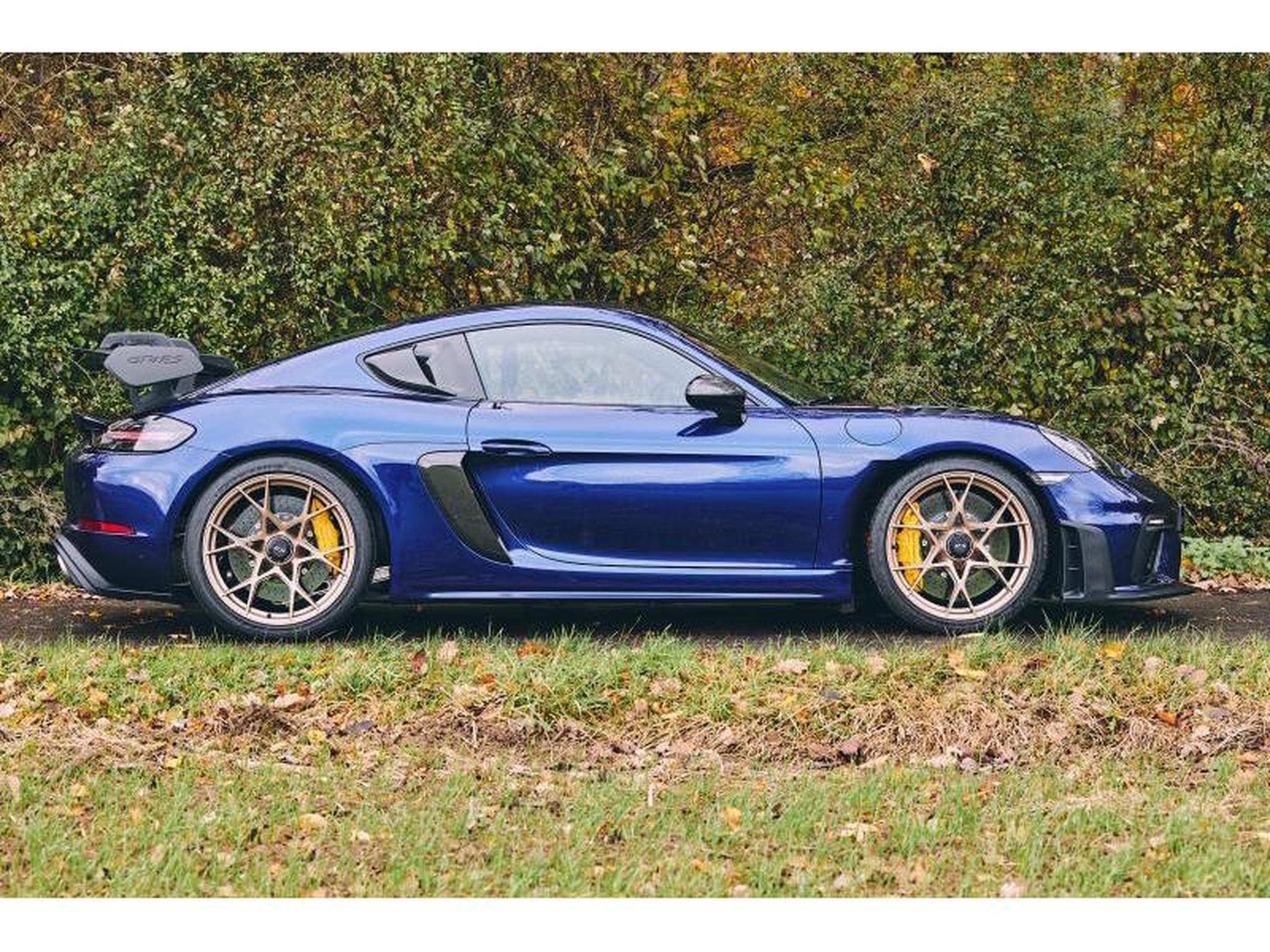 Porsche Cayman GT4 RS Weissach (2023) - Photo 1