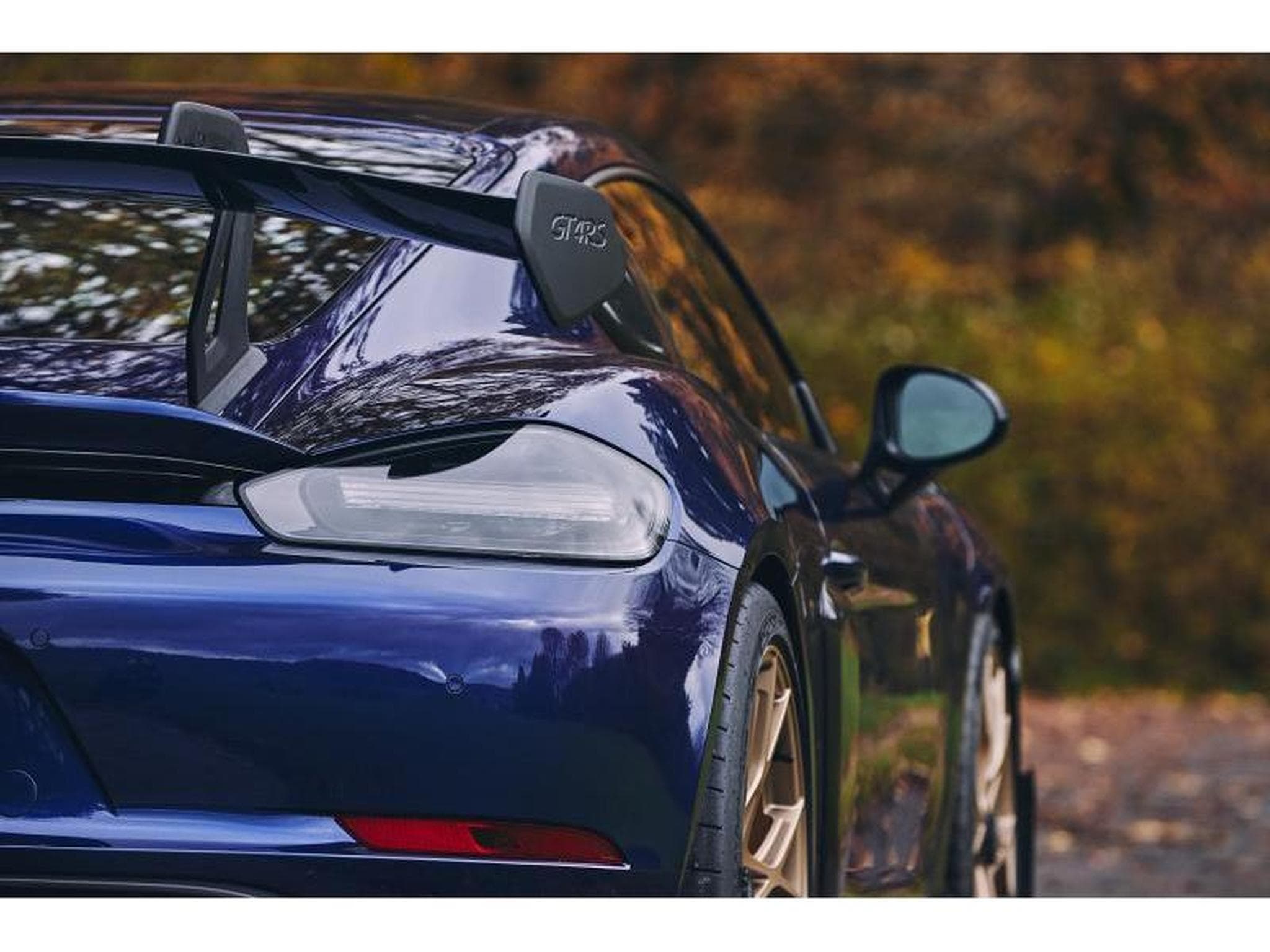 Porsche Cayman GT4 RS Weissach (2023) - Photo 14
