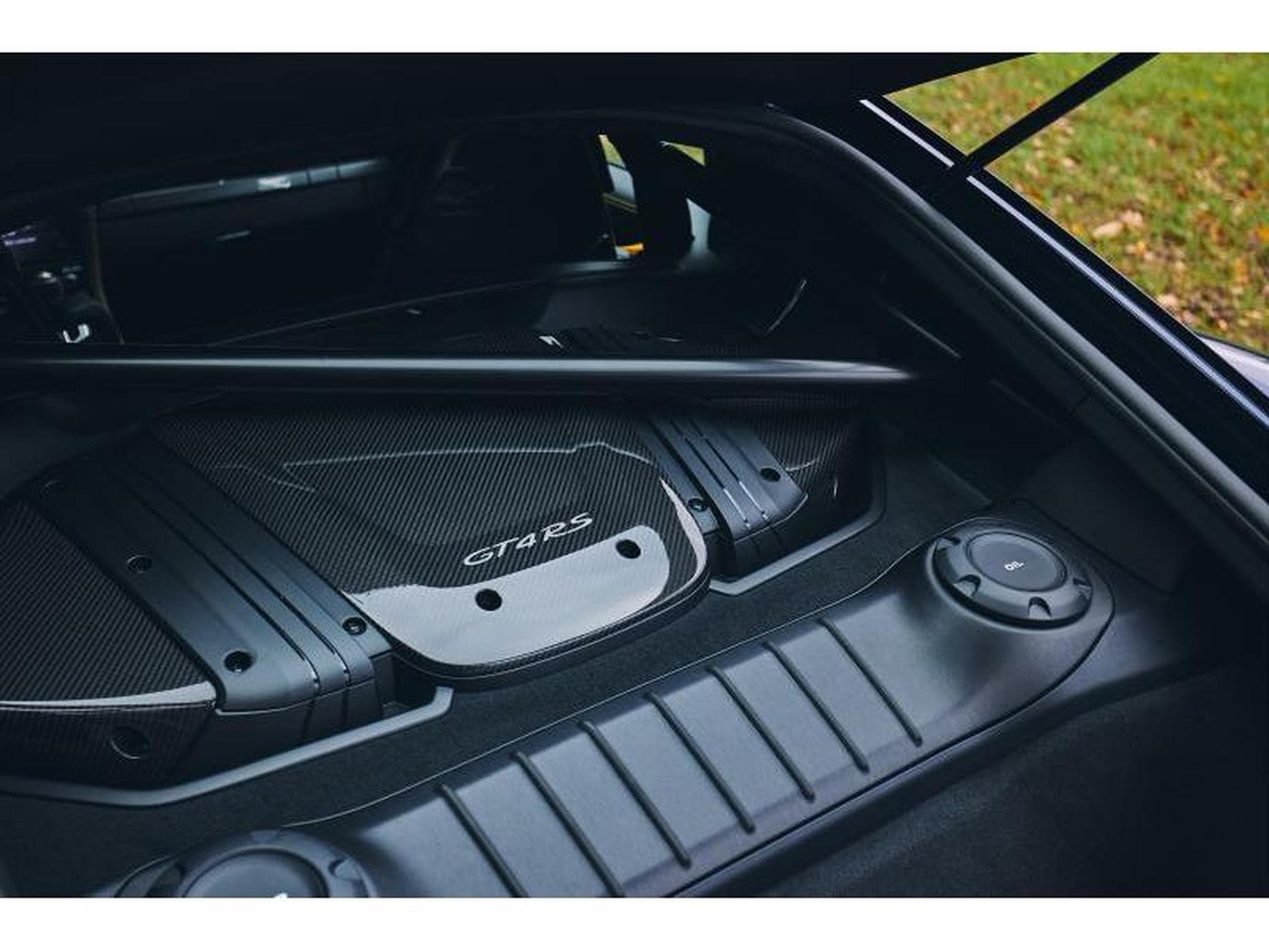Porsche Cayman GT4 RS Weissach (2023) - Photo 17