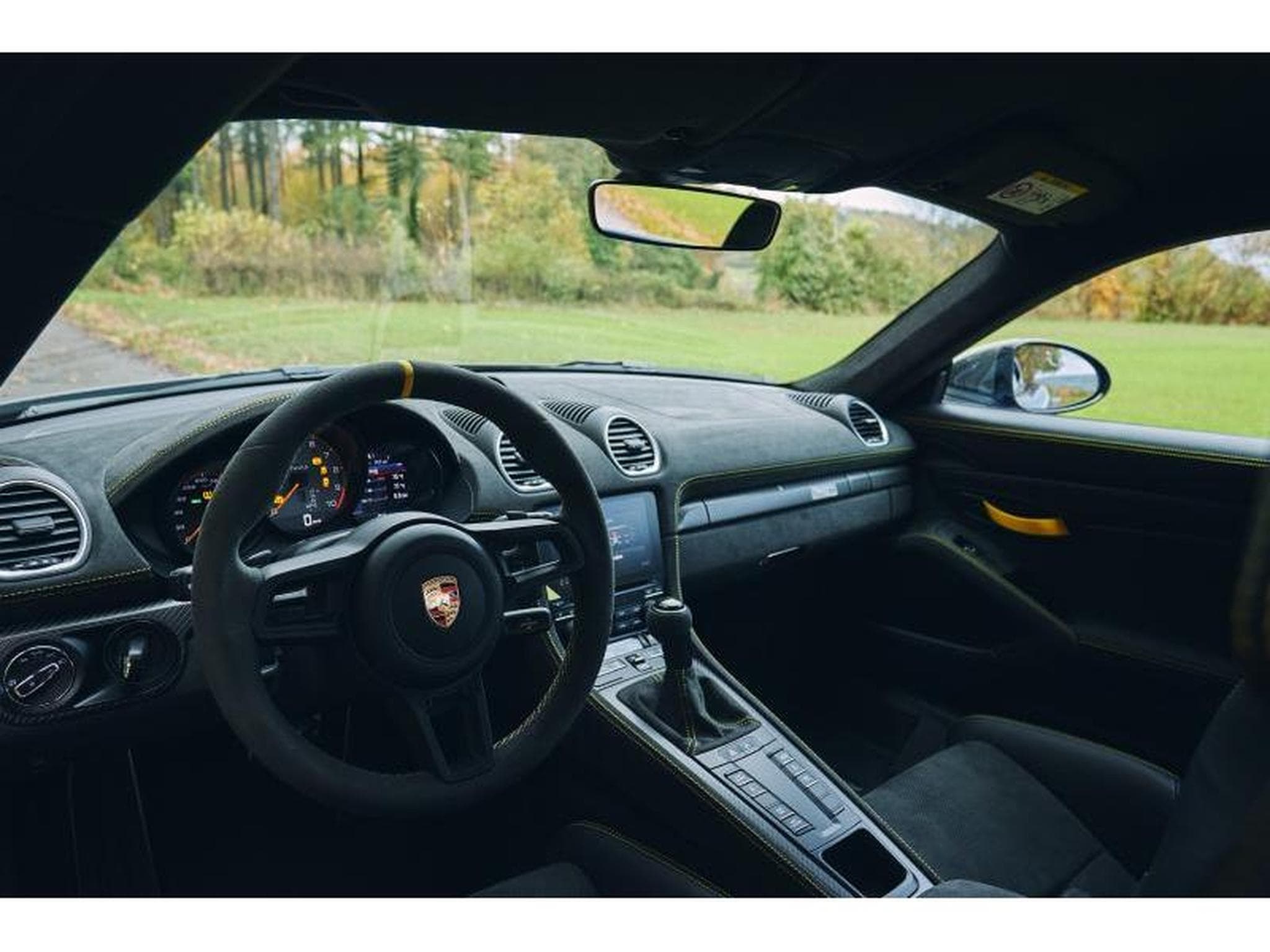 Porsche Cayman GT4 RS Weissach (2023) - Photo 19