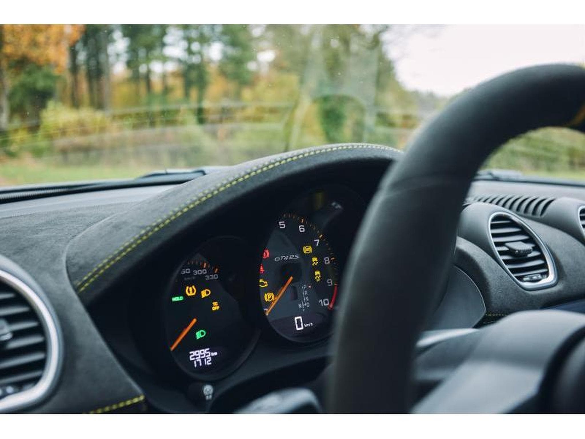 Porsche Cayman GT4 RS Weissach (2023) - Photo 20