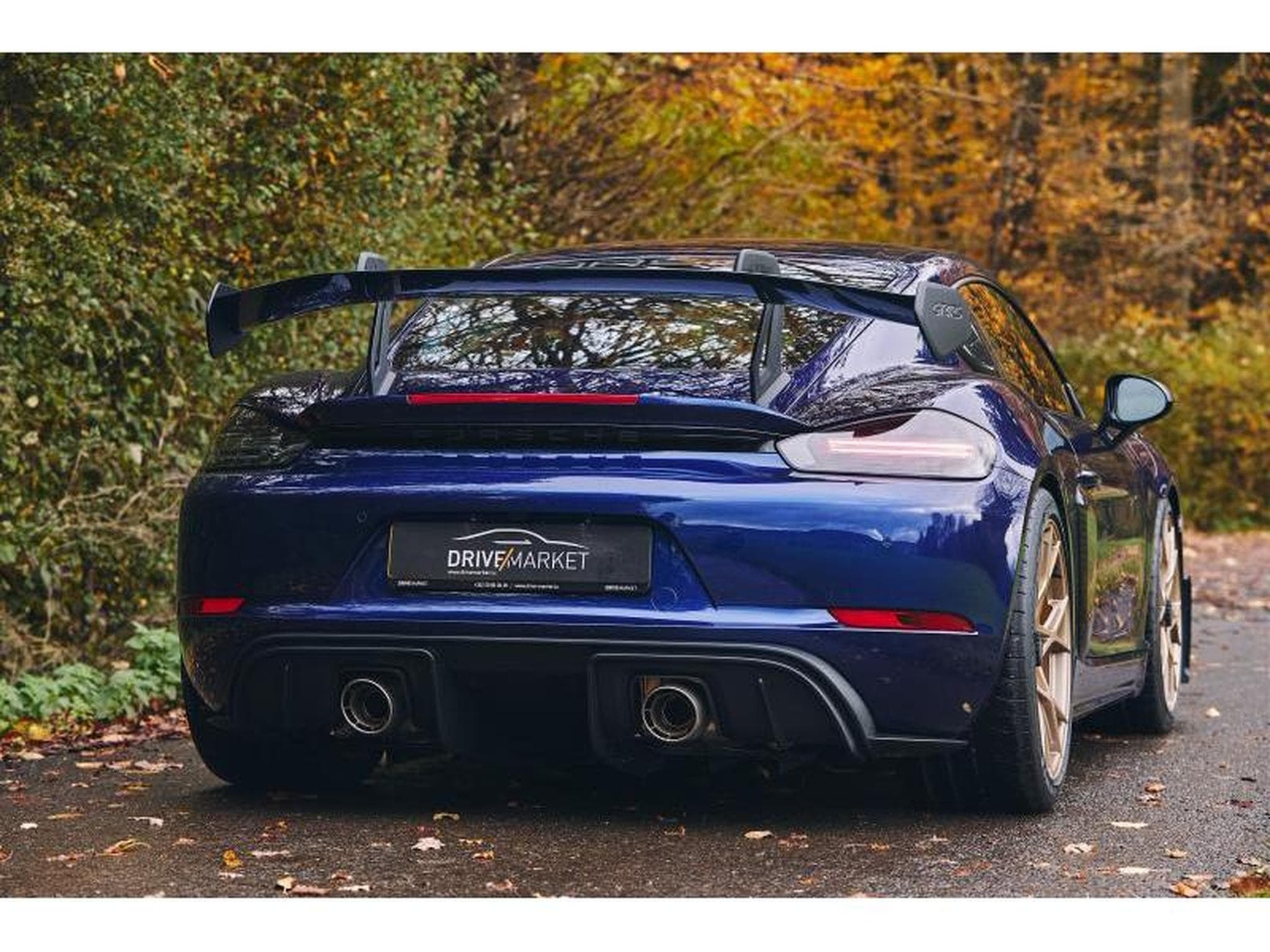 Porsche Cayman GT4 RS Weissach (2023) - Photo 3